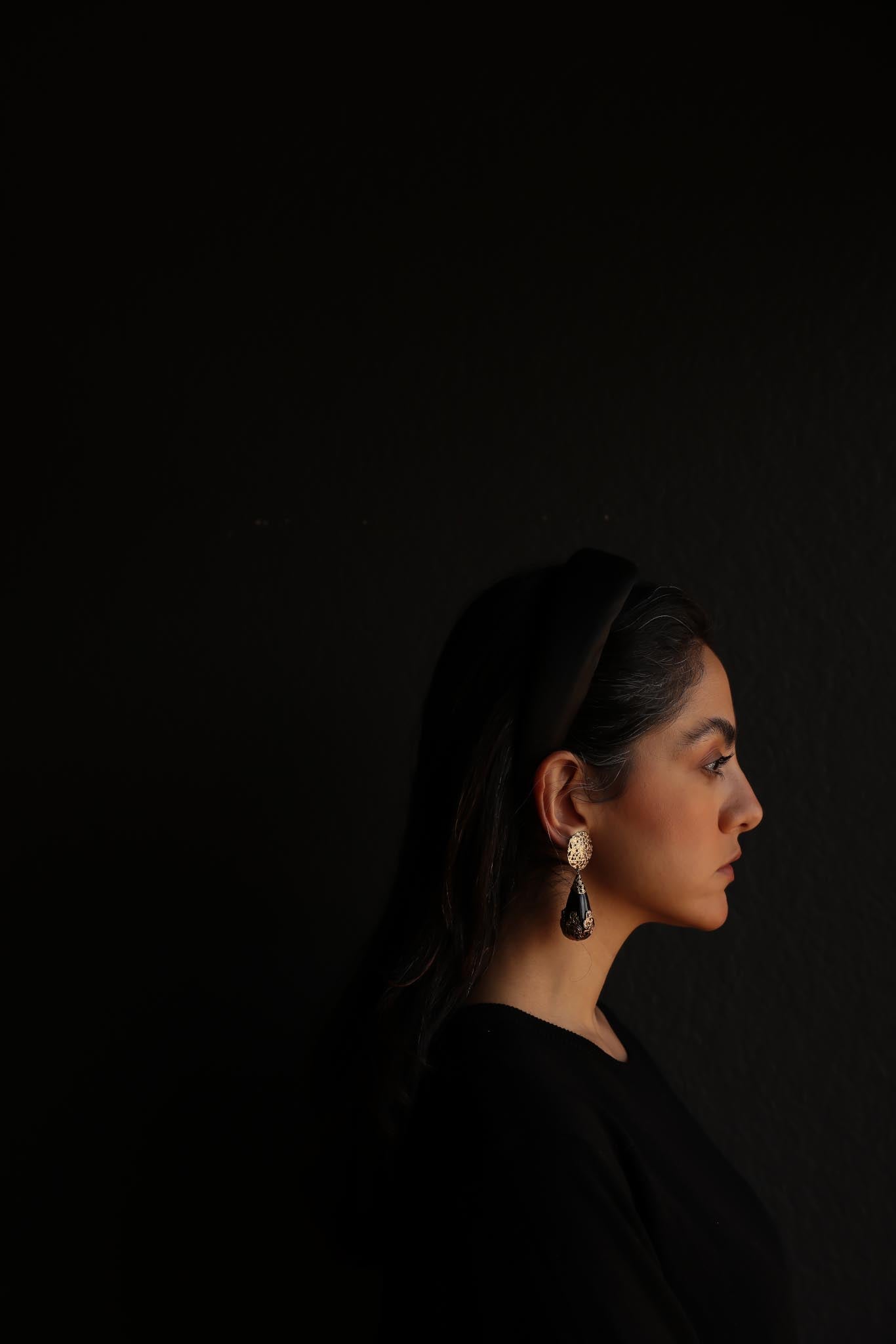 Noir Filigree Drop Clip-On Earrings|Vintage Baazaar 