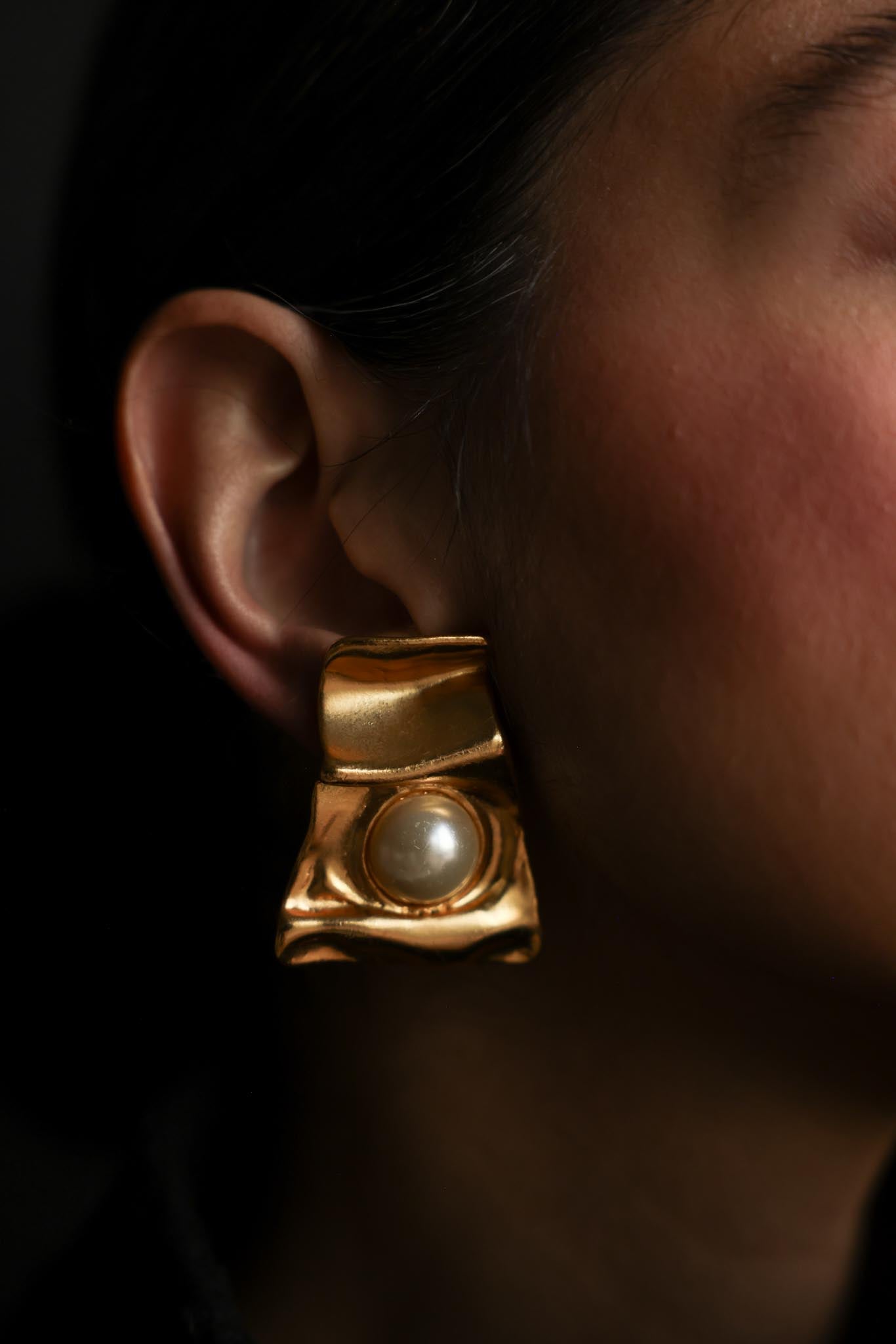 Sculpted Pearl Clip-On Earrings