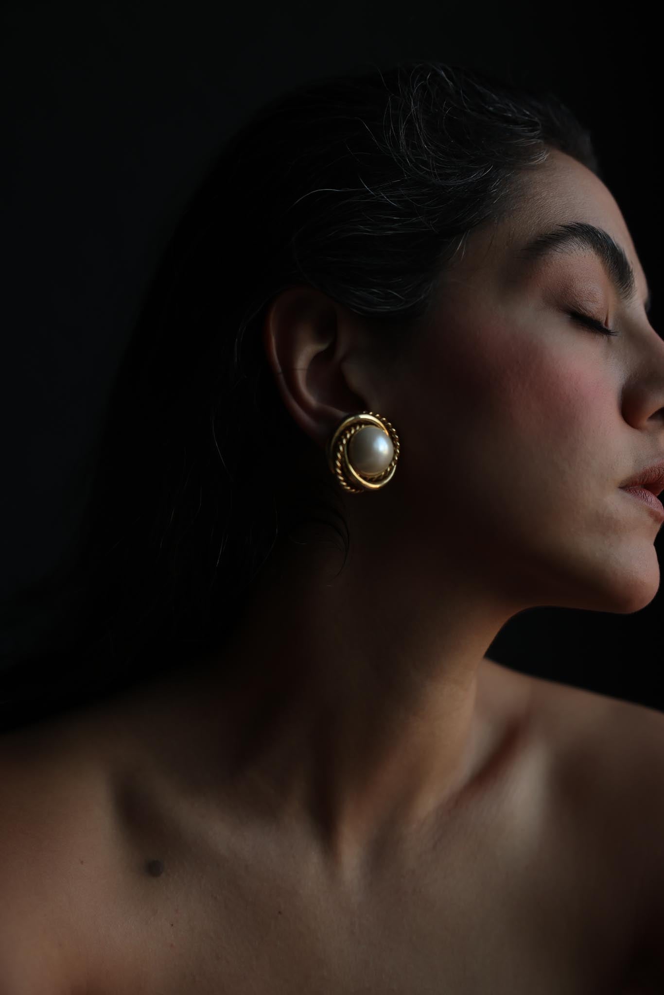 Chunky Faux Pearl Rope Border Clip-On Earrings