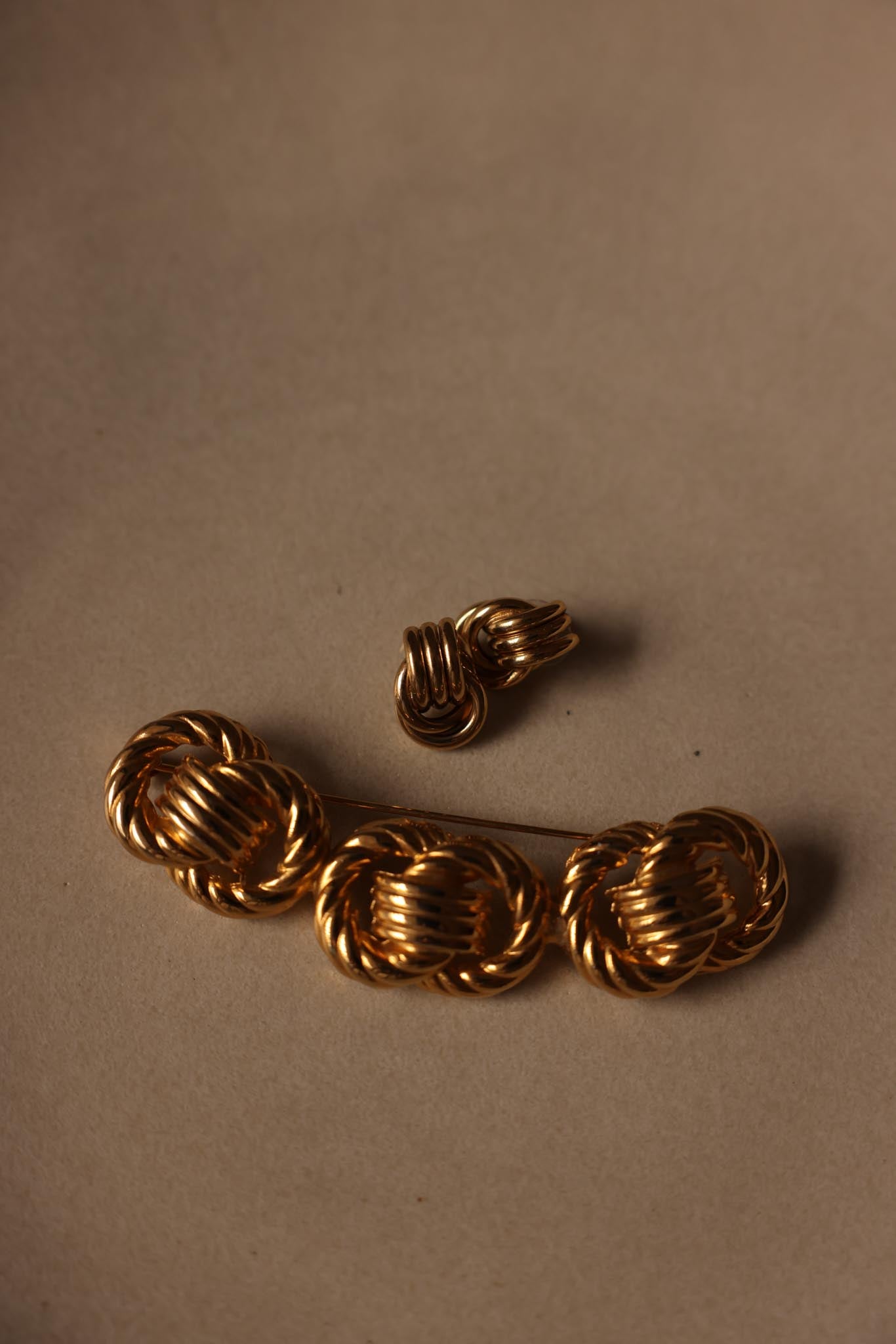 Gold-Tone Knot Brooch and Earrings Set