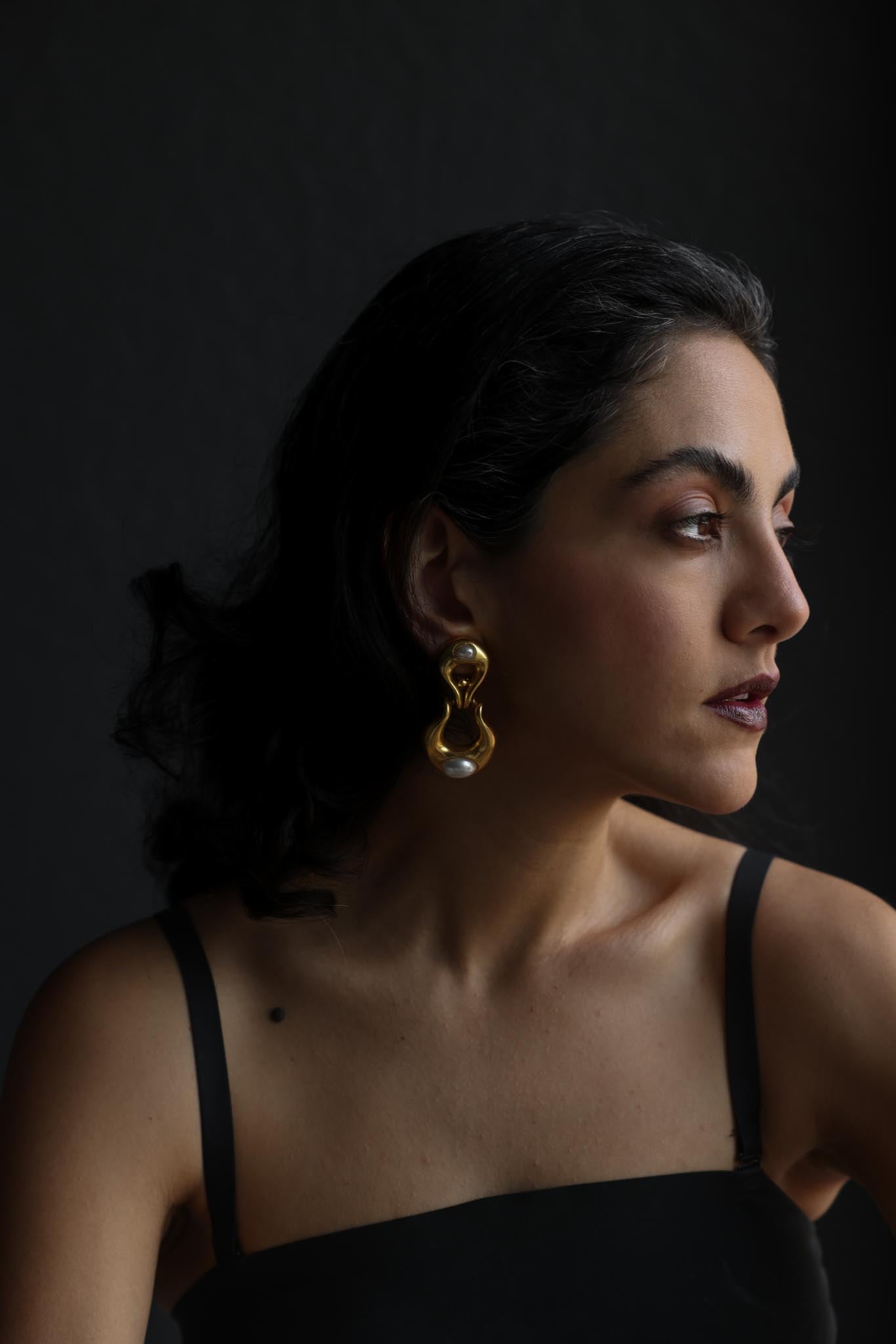 Matte Gold Faux Pearl Door Knocker Clip-On Earrings|Vintage Baazaar 