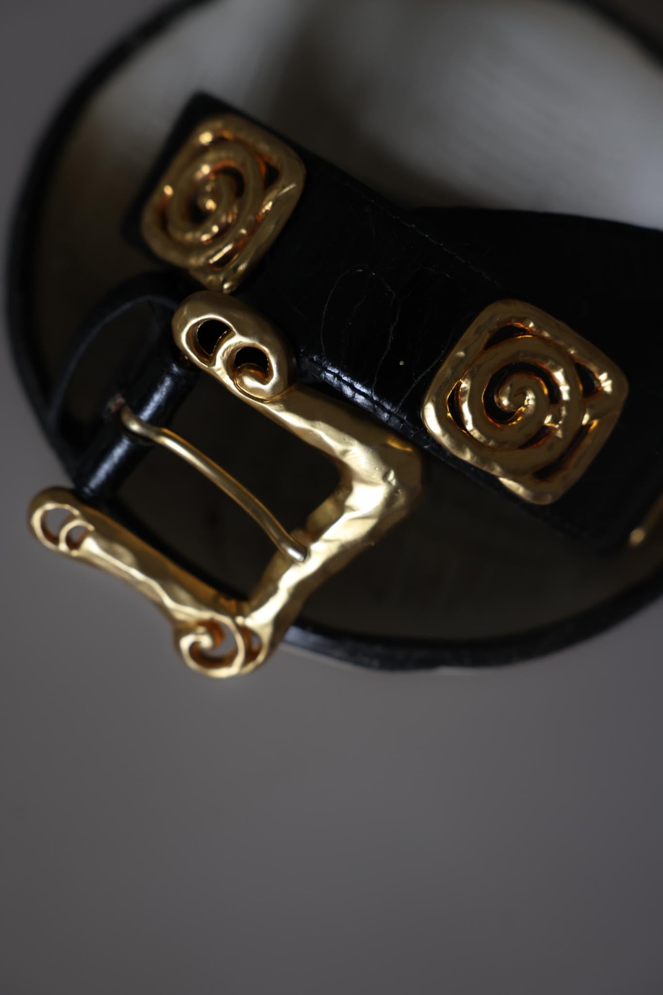 Avignon Gold Tone Swirl Black Leather Belt