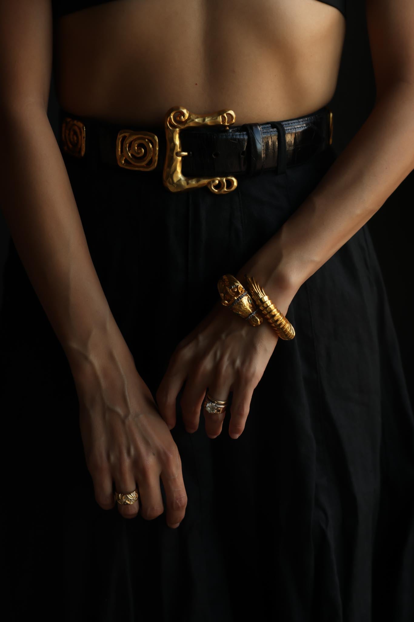 Avignon Gold Tone Swirl Black Leather Belt