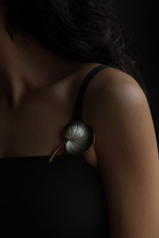 Vintage Brushed Gold Lily Pad Brooch