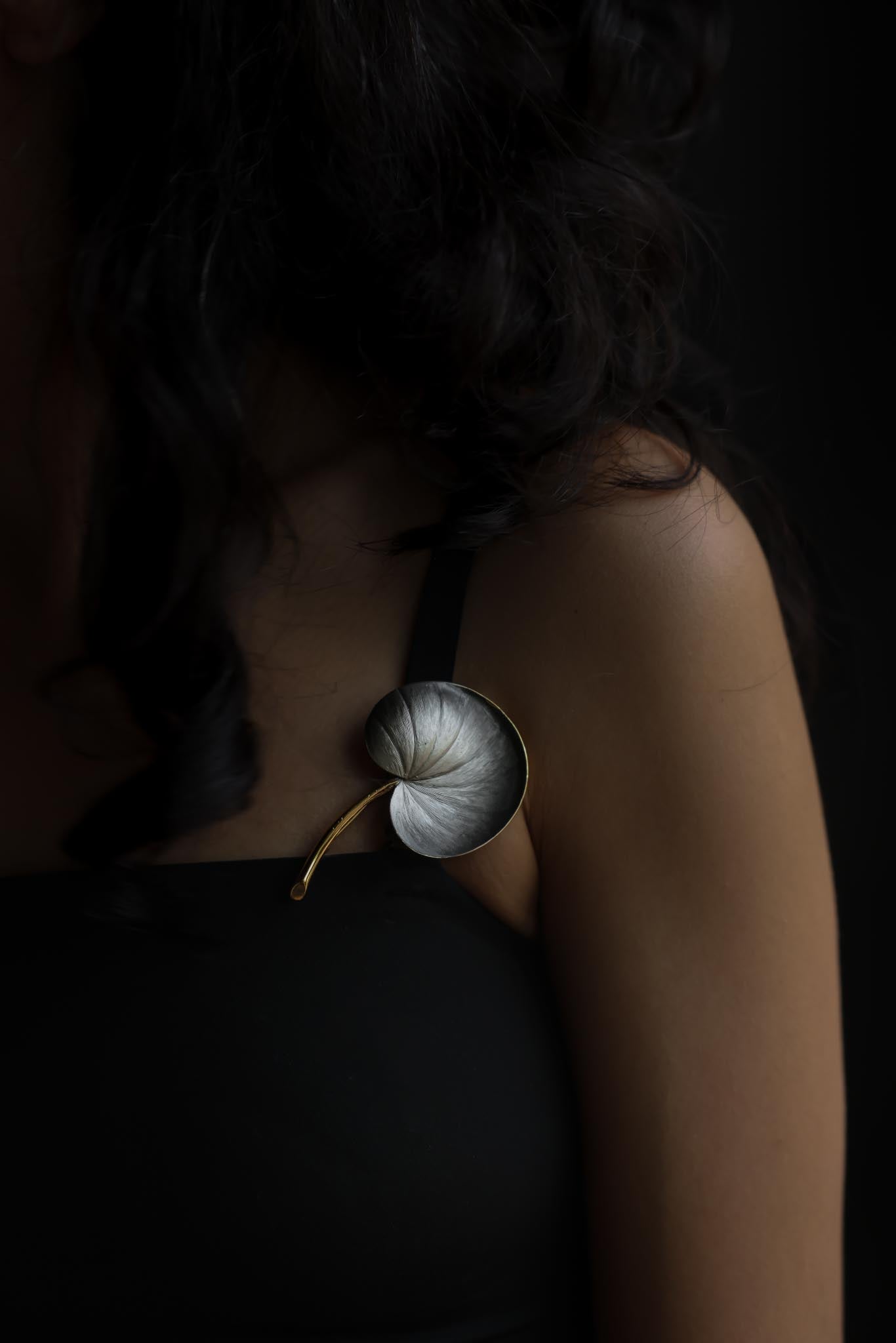 Vintage Brushed Gold Lily Pad Brooch