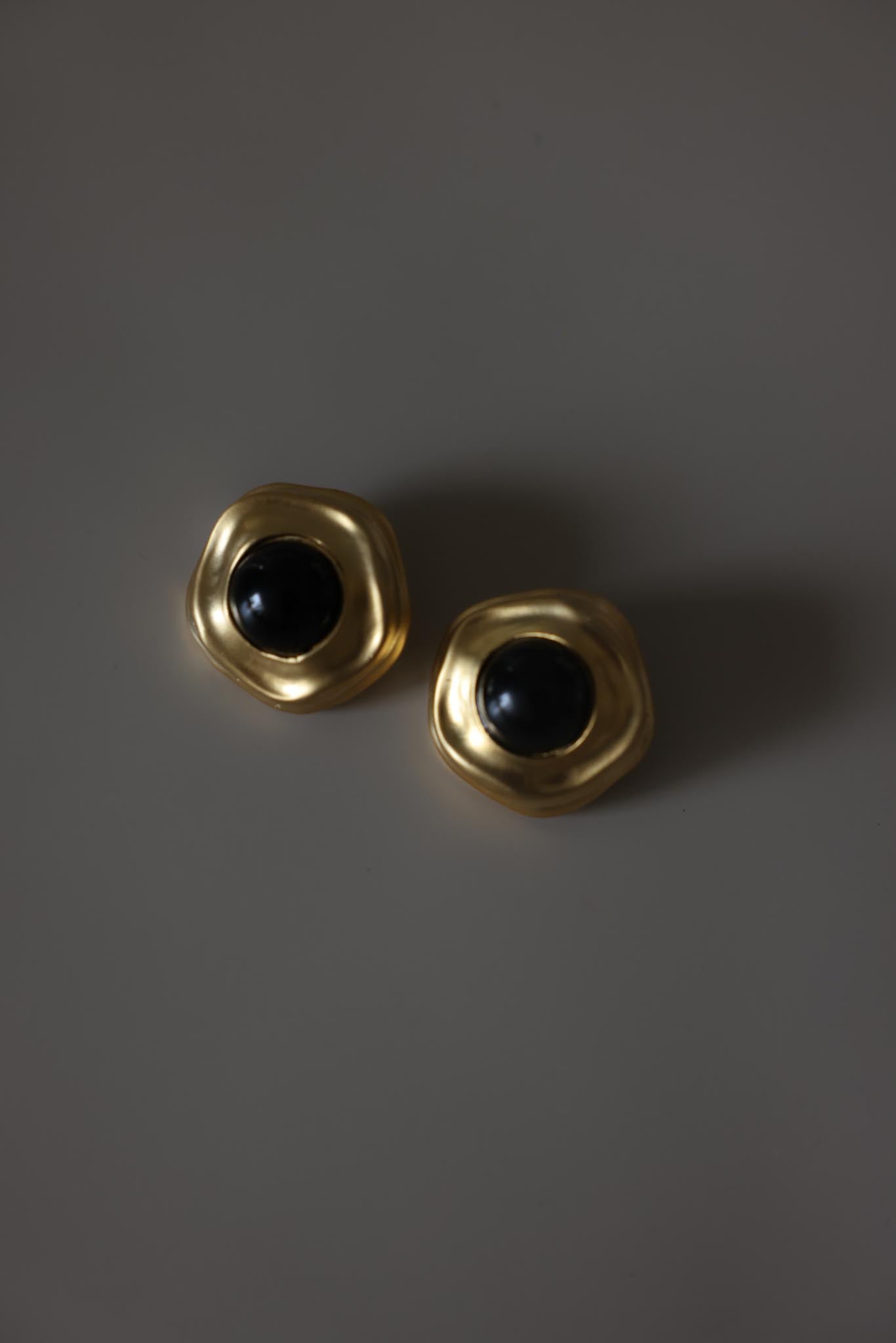 Vintage Matte Gold Black Cabochon Clip-On Earrings