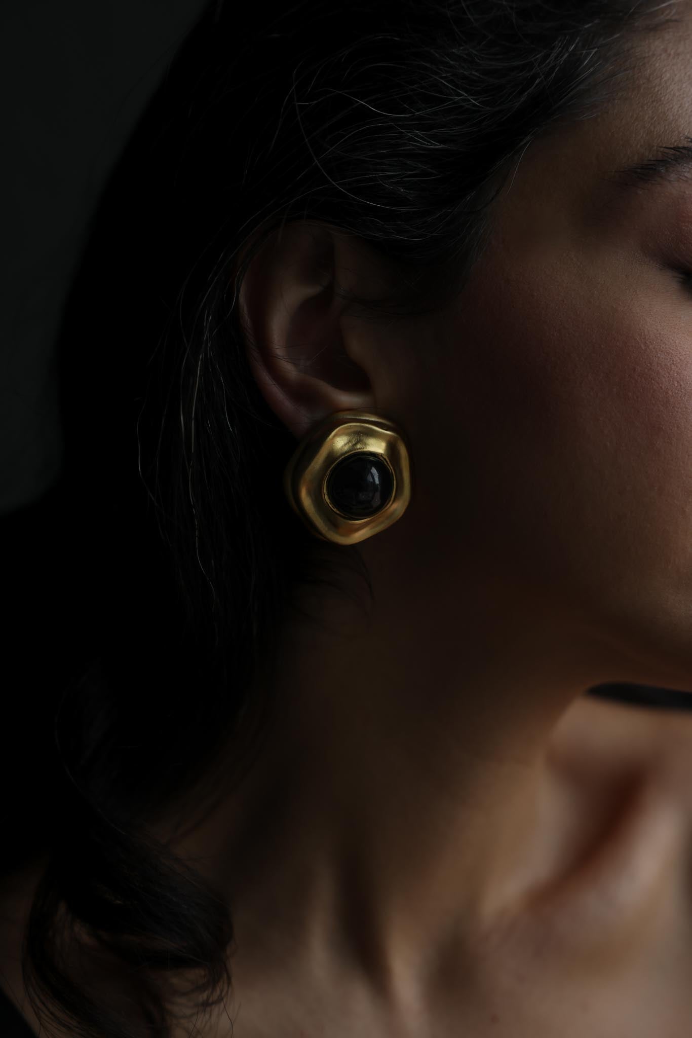 Vintage Matte Gold Black Cabochon Clip-On Earrings