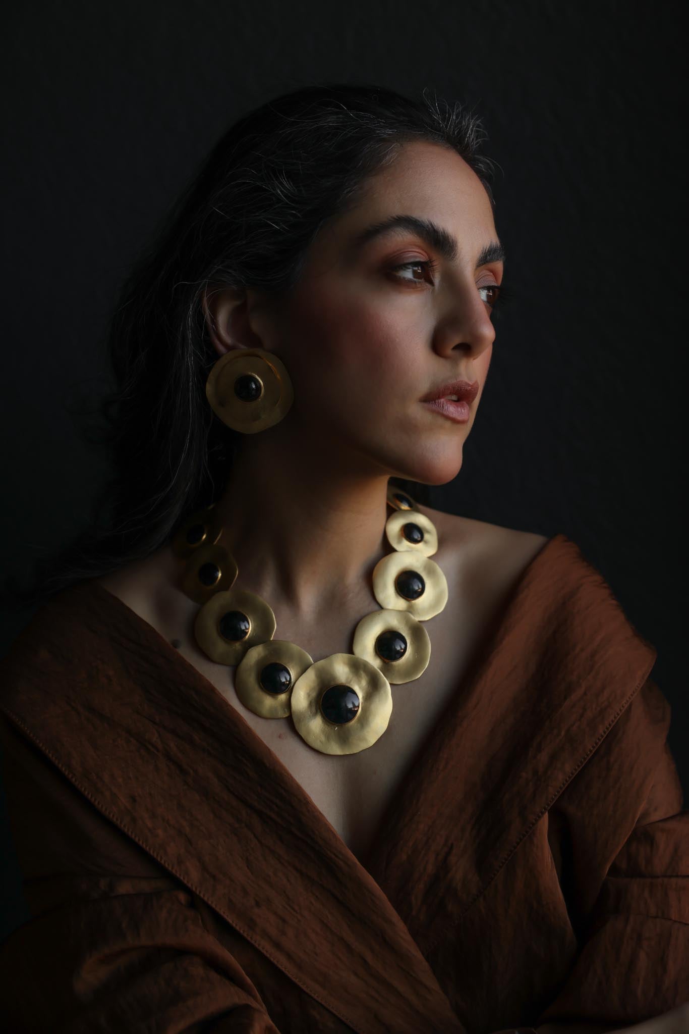 Vintage Chunky Matte Gold Black Cabochon Disc Statement Necklace