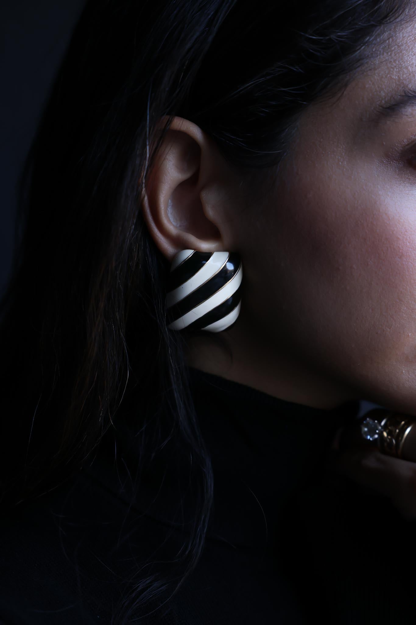 Black & White Swirl Earrings|Vintage Baazaar 