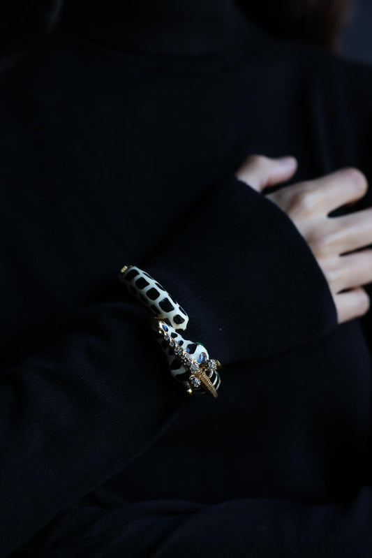 Ciner Black & White Enamel Giraffe Bracelet|Vintage Baazaar 