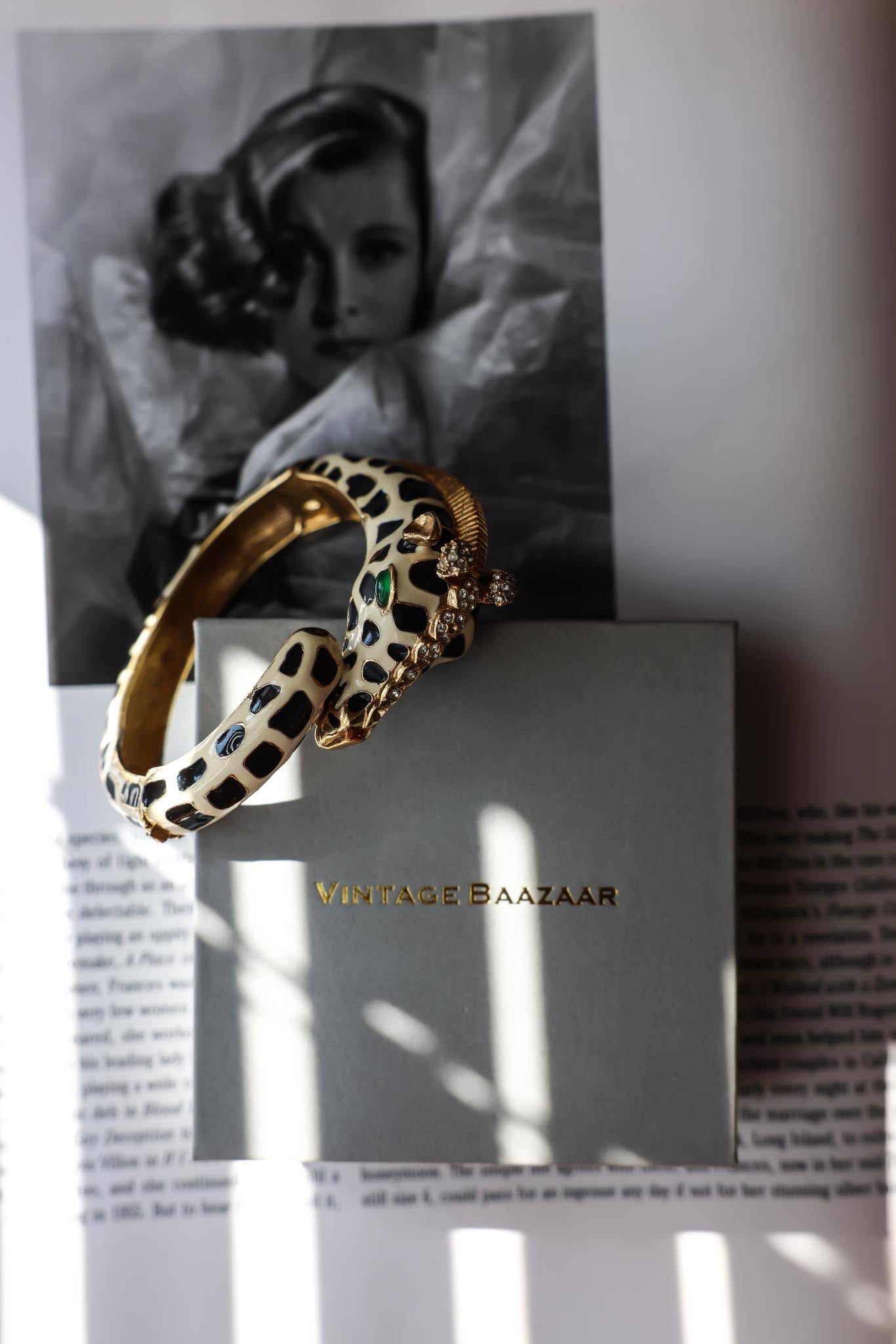 Ciner Black & White Enamel Giraffe Bracelet|Vintage Baazaar 