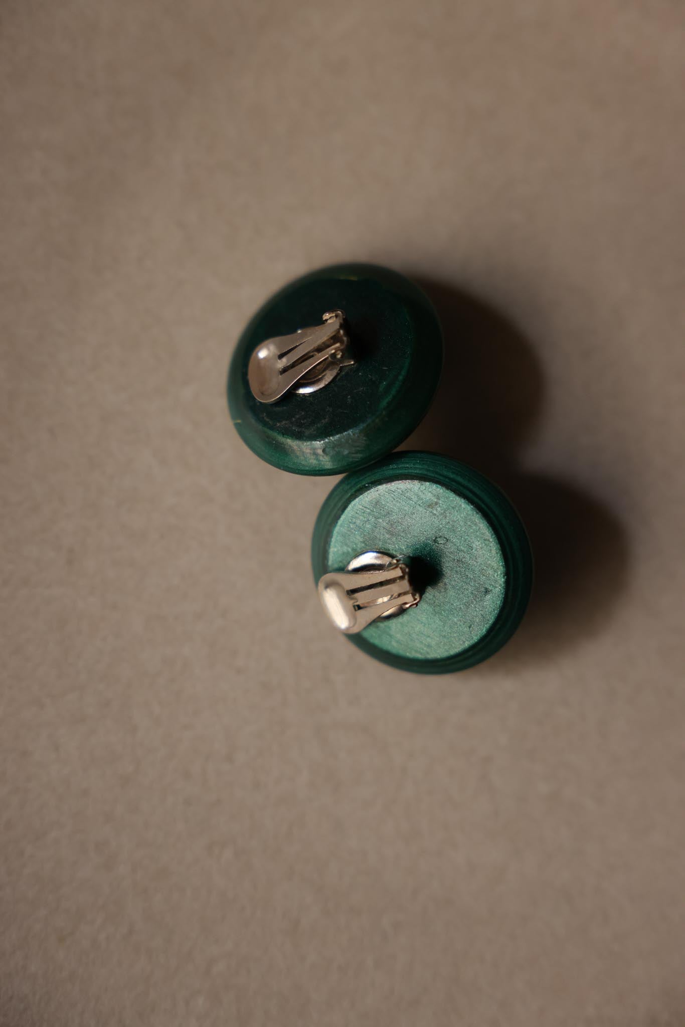 Emerald Glow Clip-On Earrings|Vintage Baazaar 