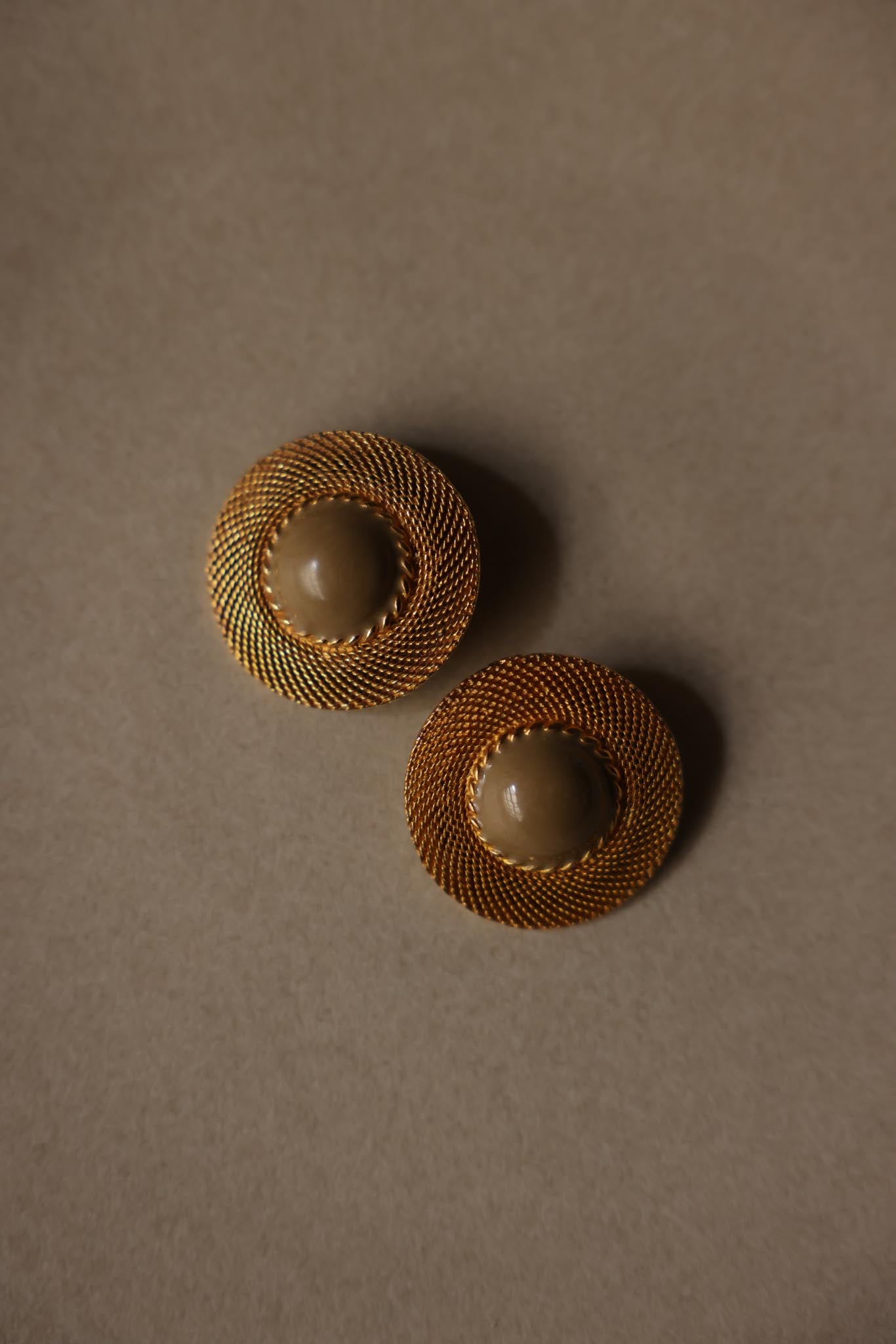 Gay Boyer Gold Mesh Enamel Clip-On Earrings|Vintage Baazaar 