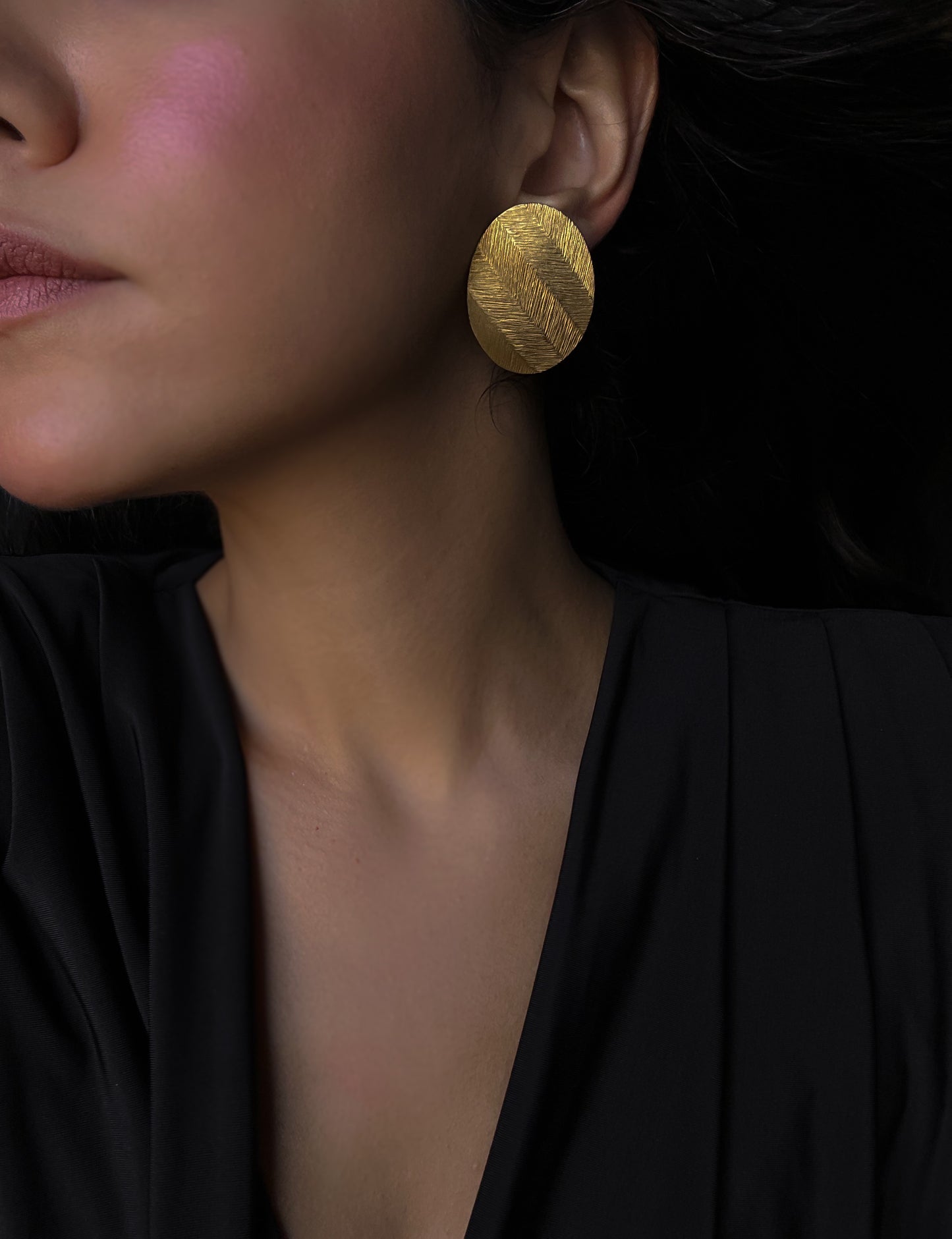 Gold Tone Textured Oval Earrings|Vintage Baazaar 