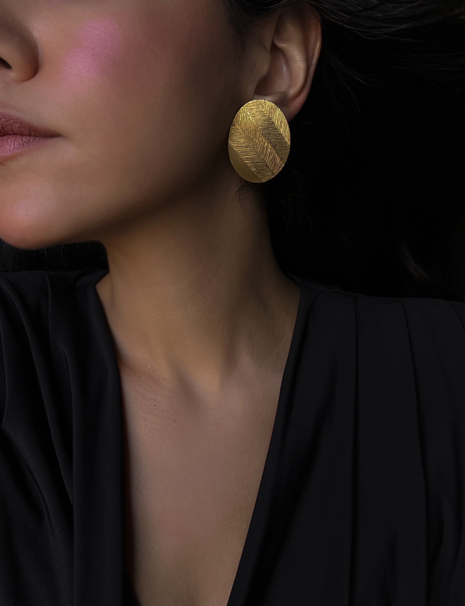 Gold Tone Textured Oval Earrings|Vintage Baazaar 