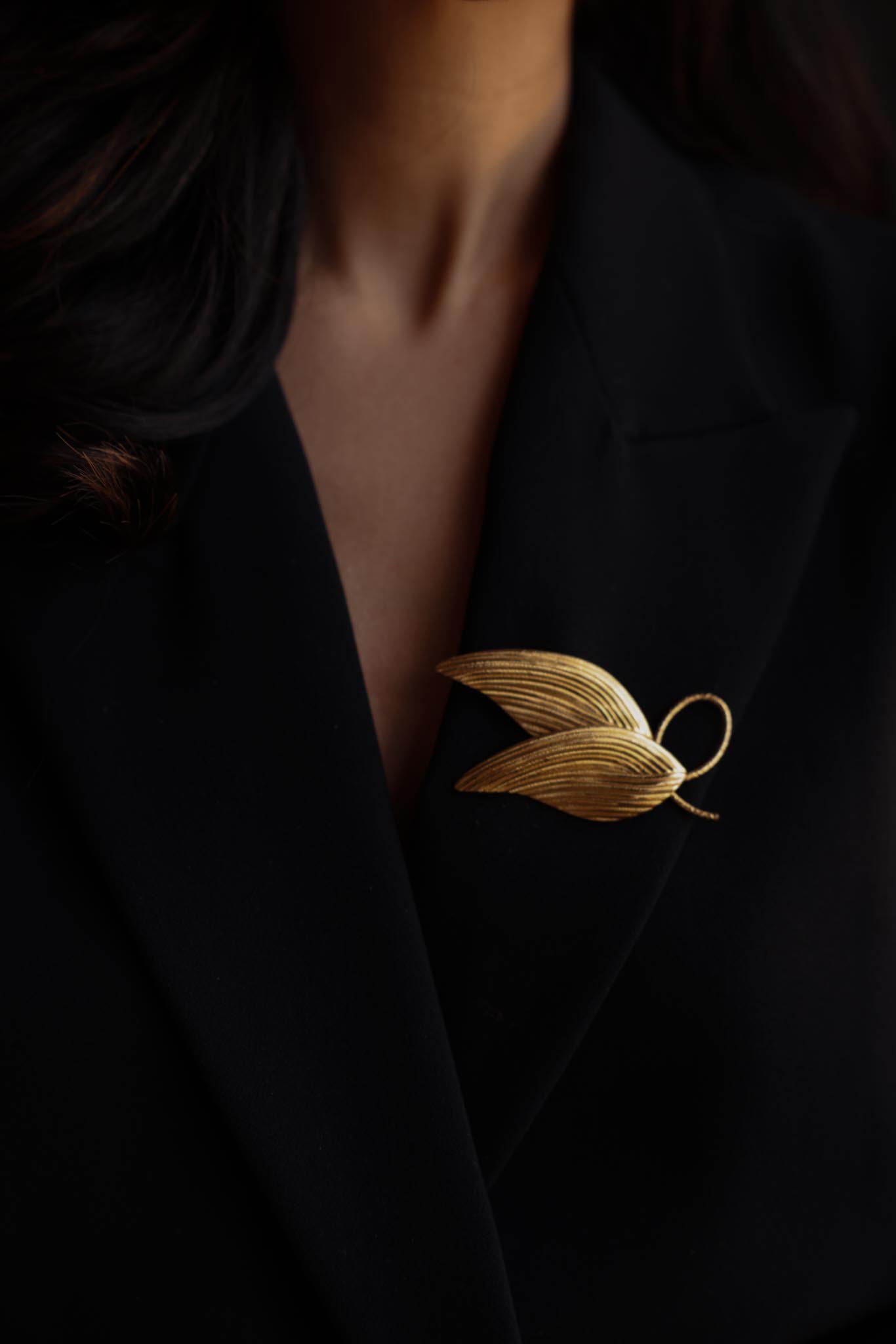 Gold Tone Leaf Brooch|Vintage Baazaar 