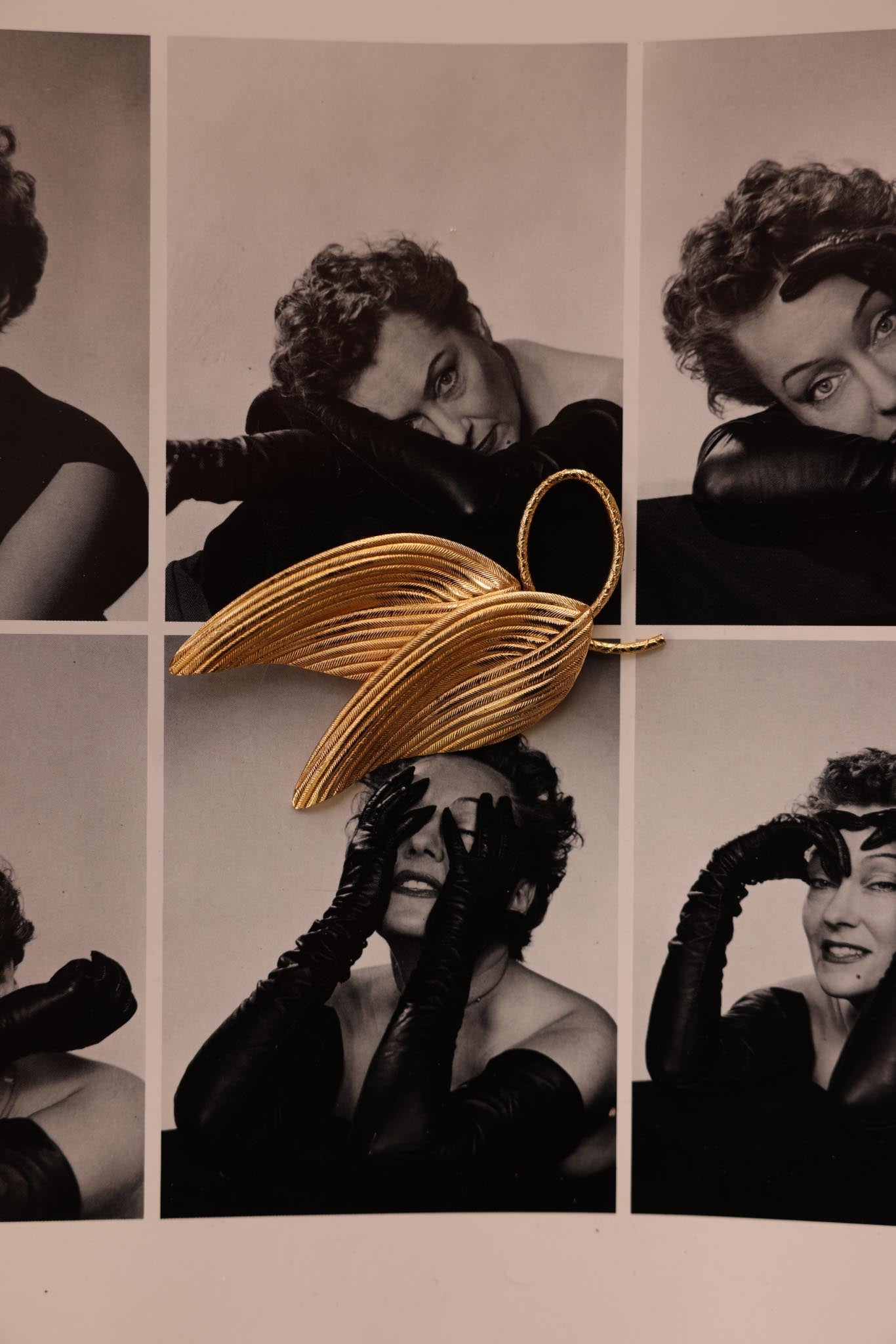 Gold Tone Leaf Brooch|Vintage Baazaar 