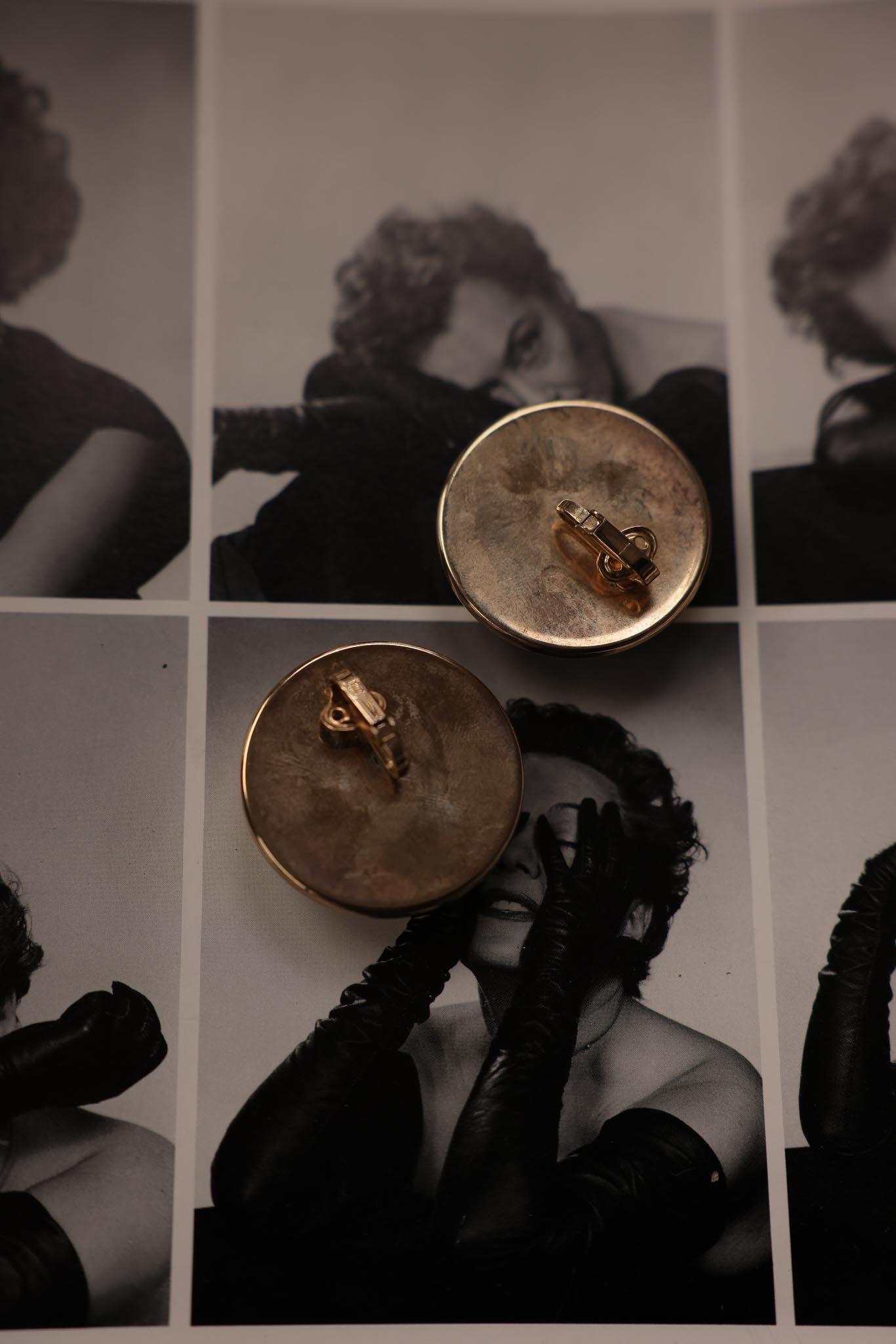 Retro Cream Dome Earrings|Vintage Baazaar 