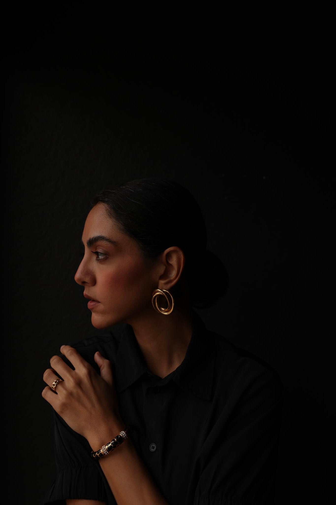 Gold Interlinked Hoop Earrings|Vintage Baazaar 