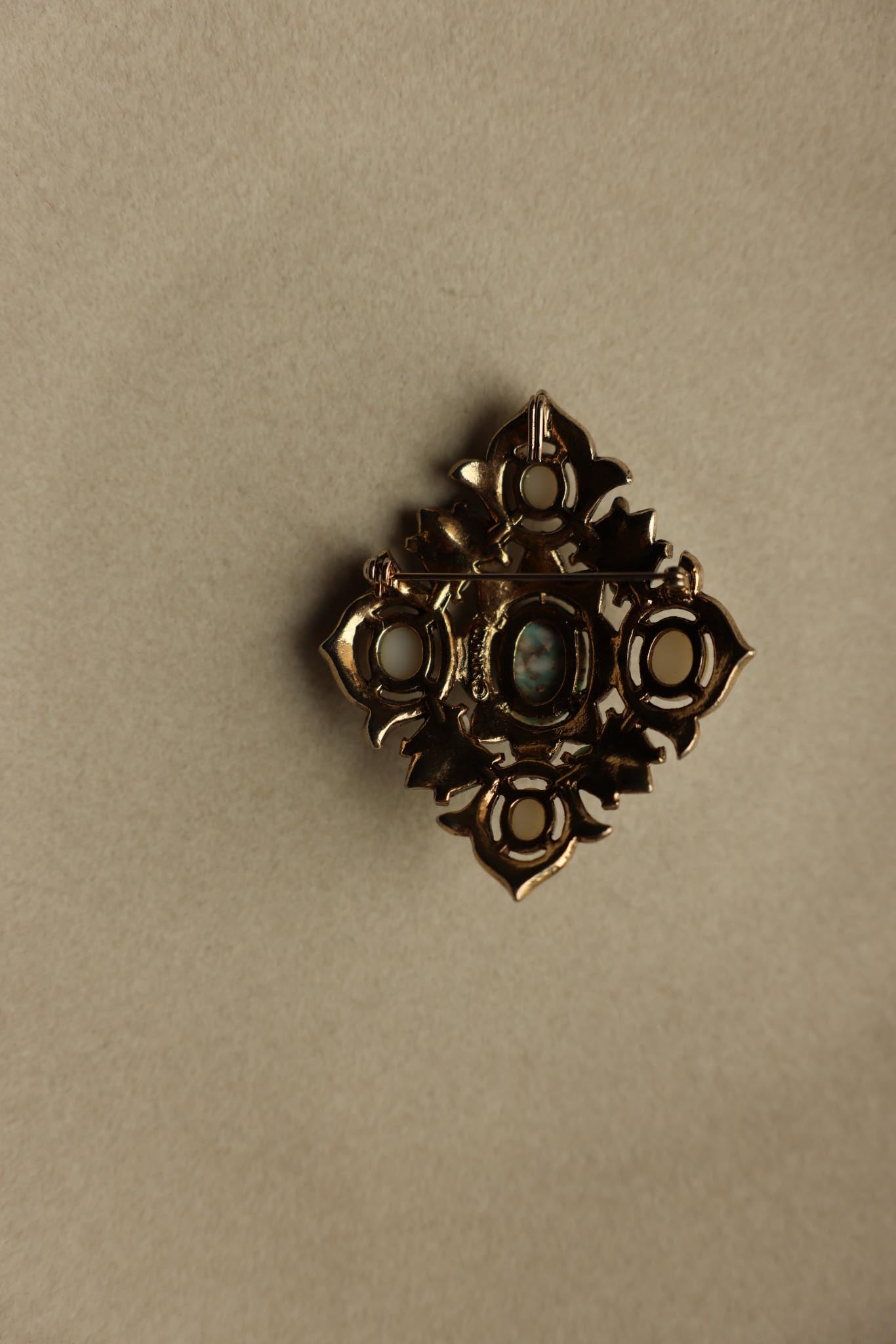 Sarah Coventry Remembrance Brooch With Faux Pearls And Blue Glass