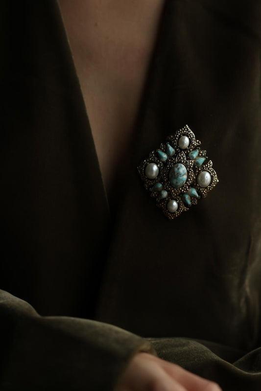 Sarah Coventry Remembrance Brooch With Faux Pearls And Blue Glass