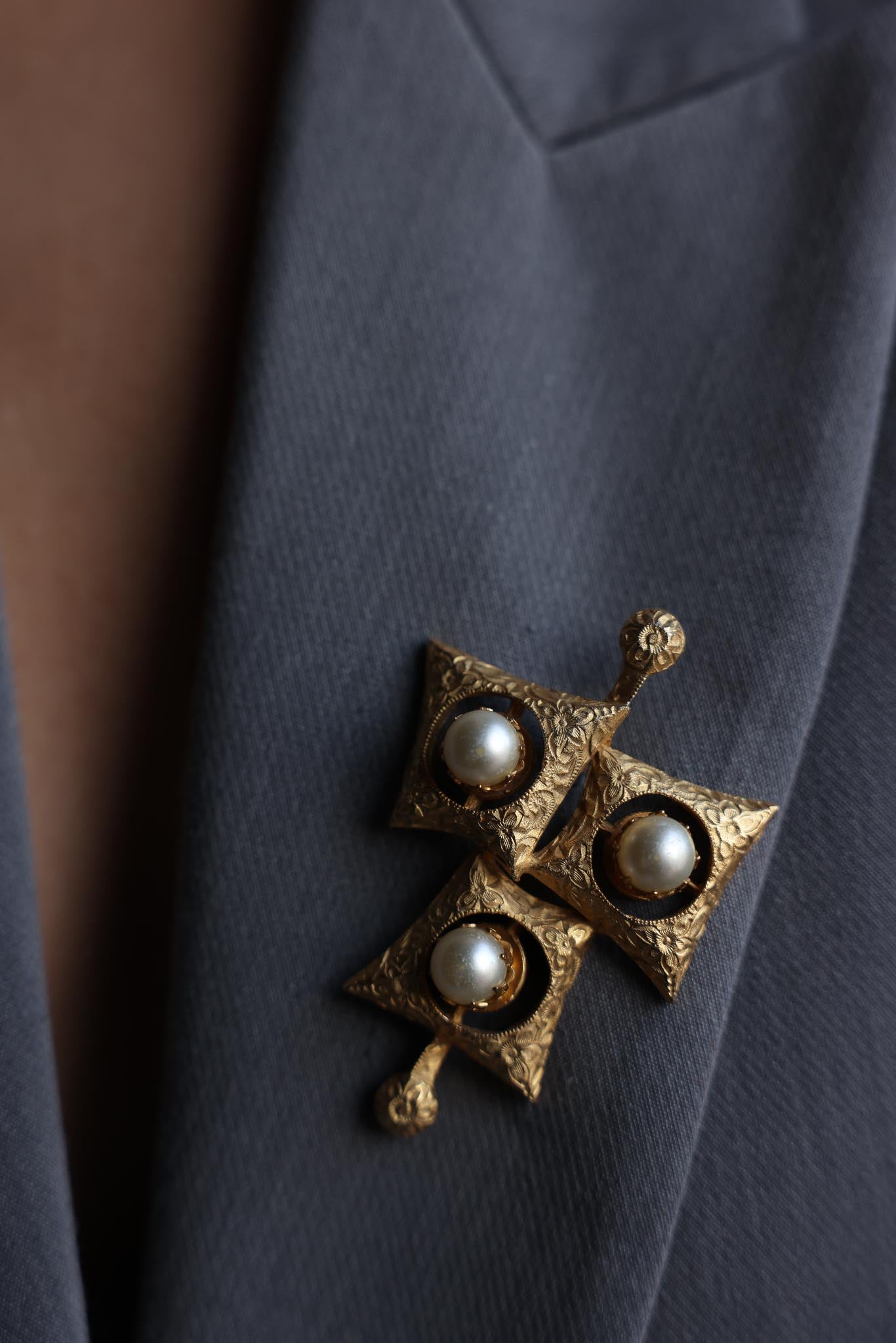 Regal Pyramid Gold Brooch|Vintage Baazaar 