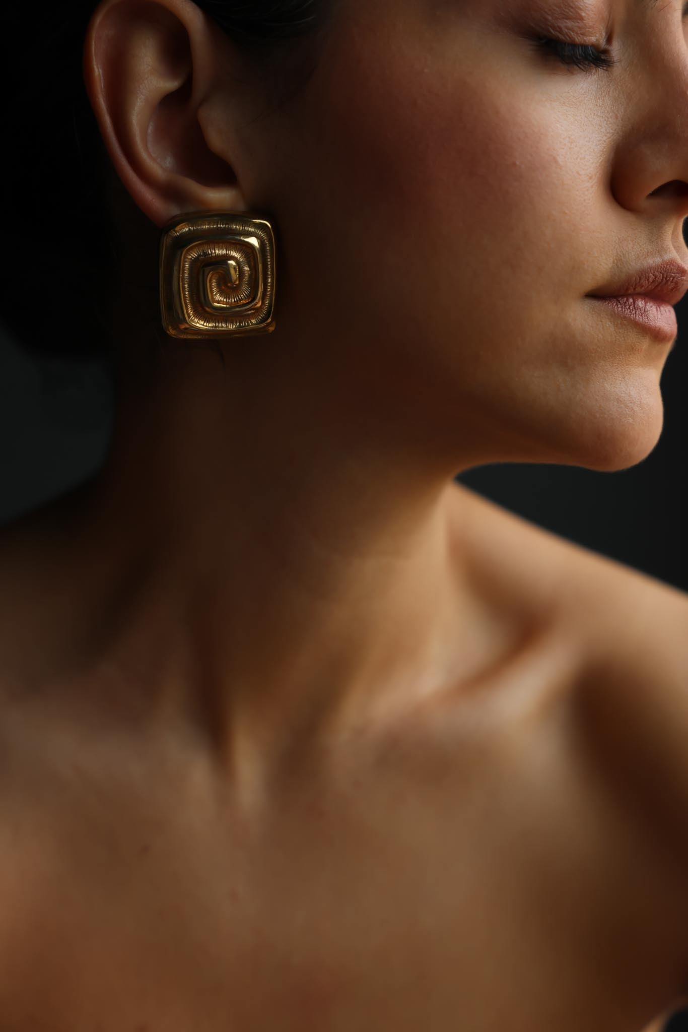 Gold Tone Spiral Square Clip-On Earrings