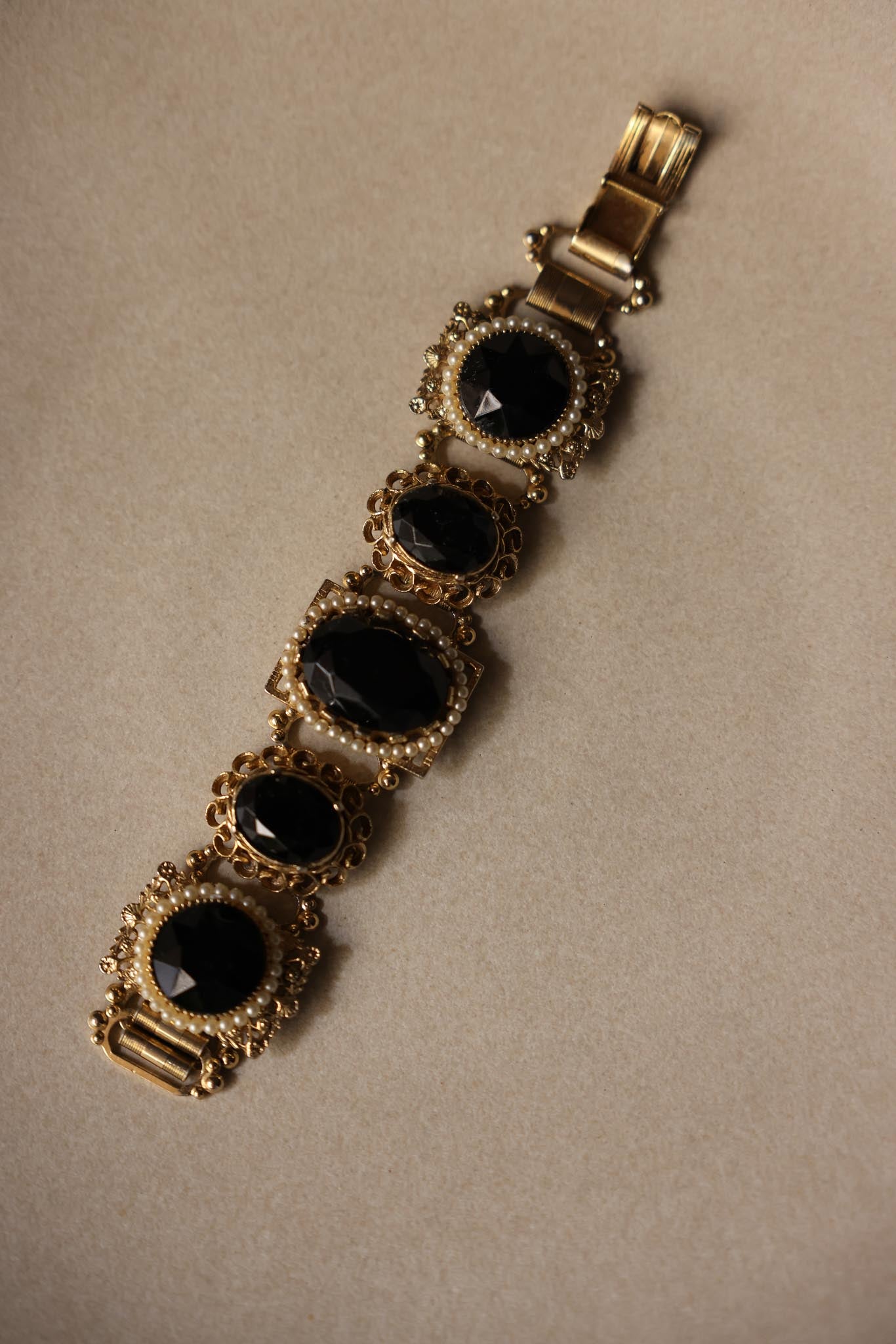 Gold-Plated Antique Bracelet with Glass and Faux Pearls|Vintage Baazaar 