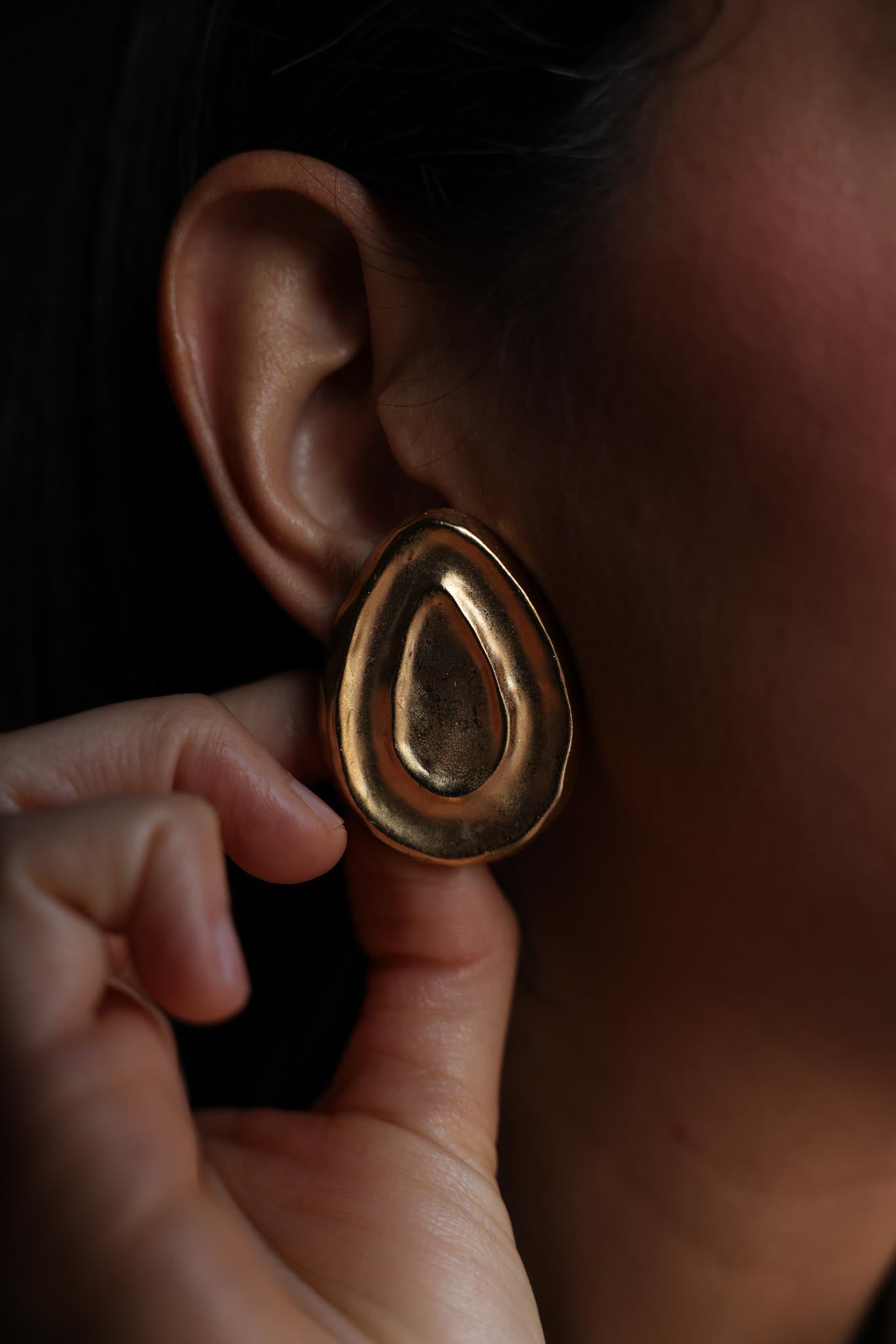 Golden Teardrop Earrings|Vintage Baazaar 