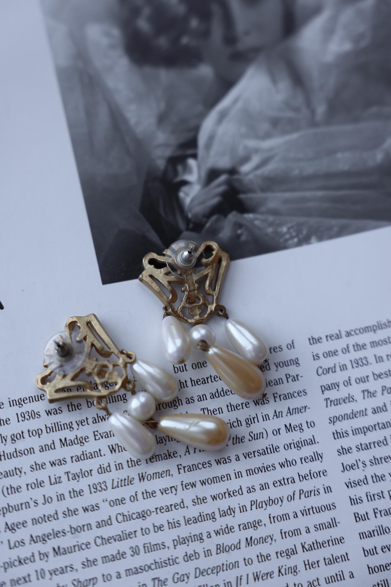 Avon Teardrop Earrings|Vintage Baazaar 