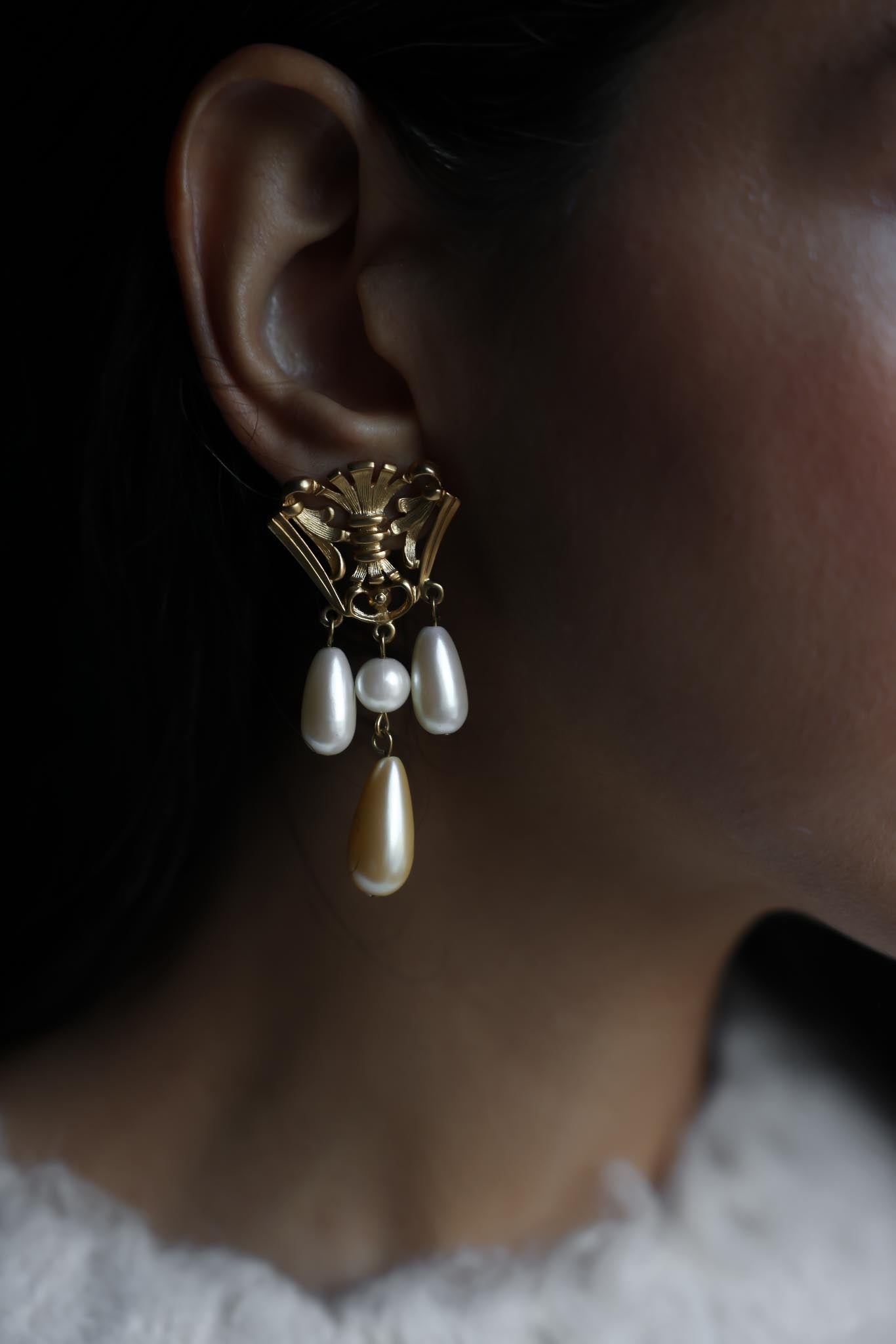 Avon Teardrop Earrings|Vintage Baazaar 
