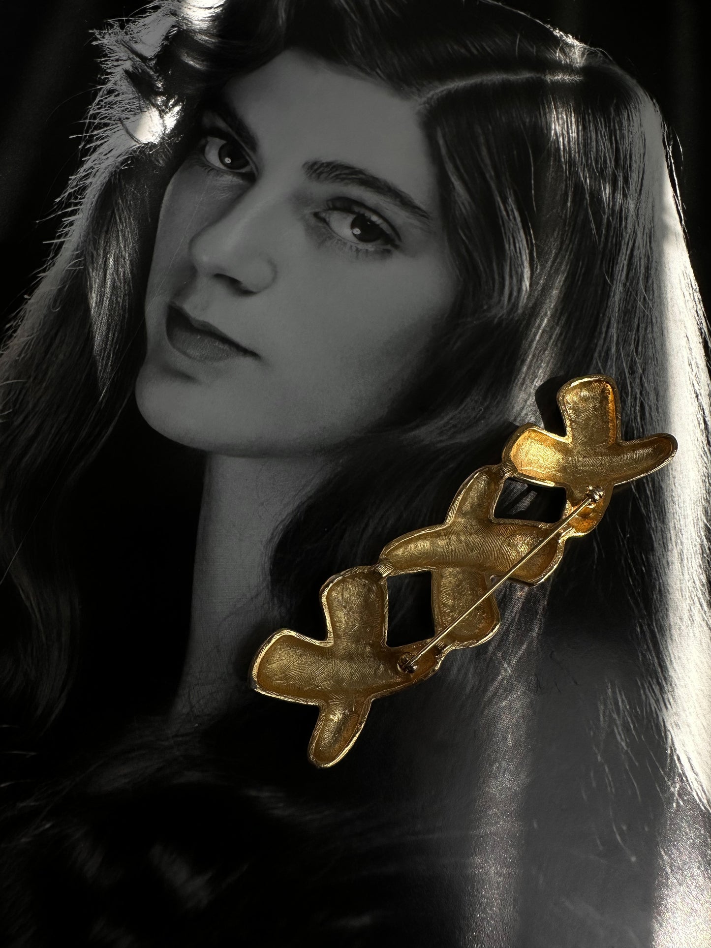 Gilded Tides Brooch|Vintage Baazaar 