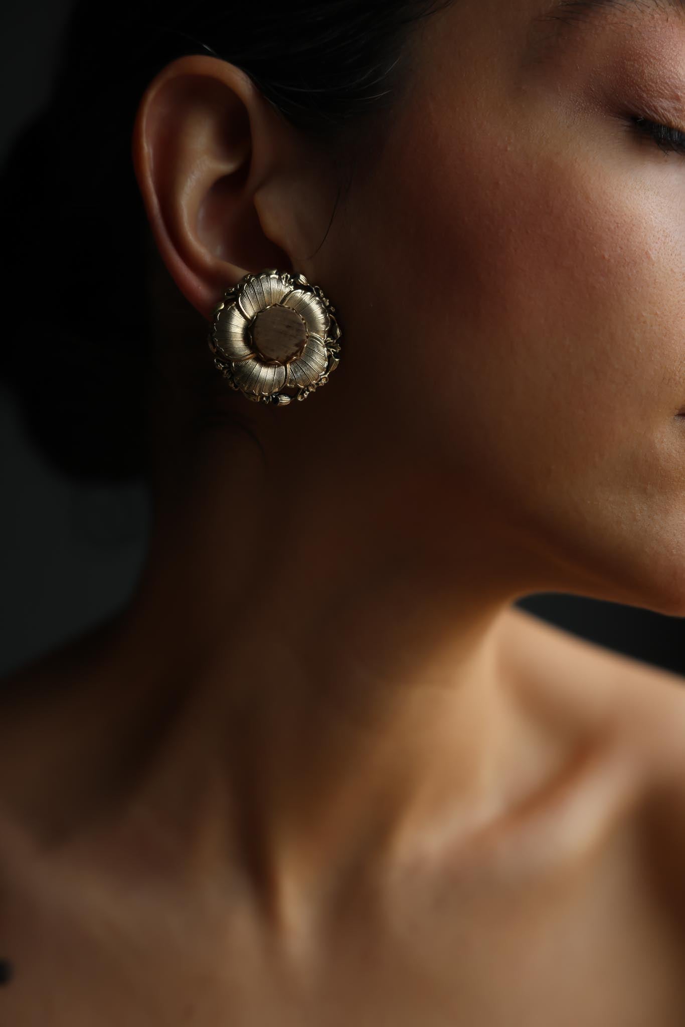 Light Gold Tone Brown Glass Center Clip-On Earrings