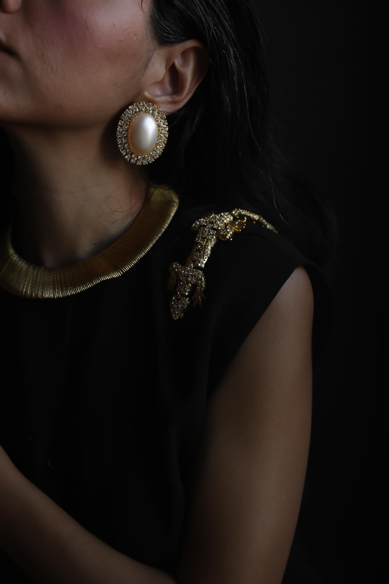 Gold-Plated Rhinestone Lizard Shoulder Brooch