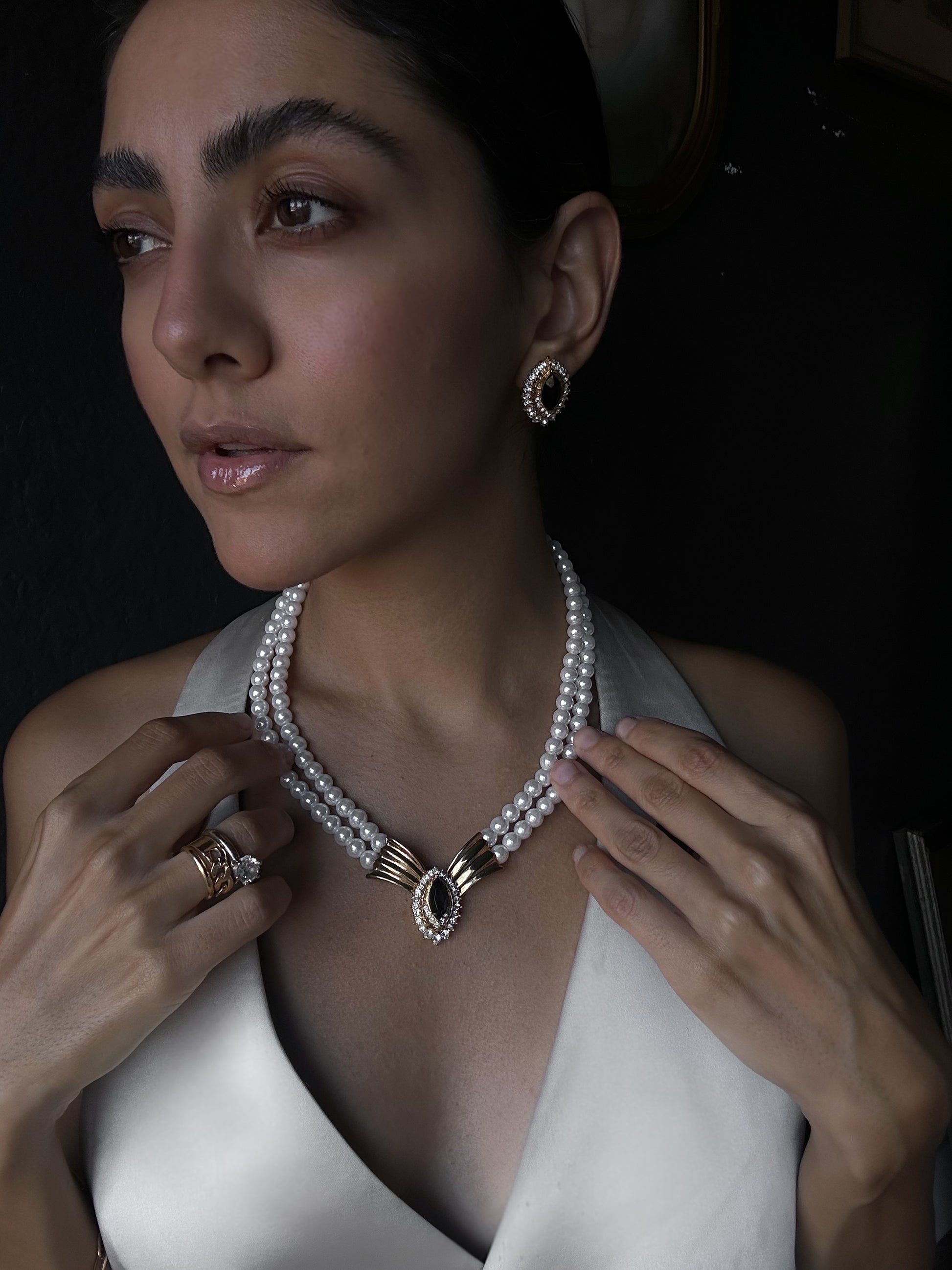 Golden Pearl Elegance Paraset necklace & Earrings|Vintage Baazaar 