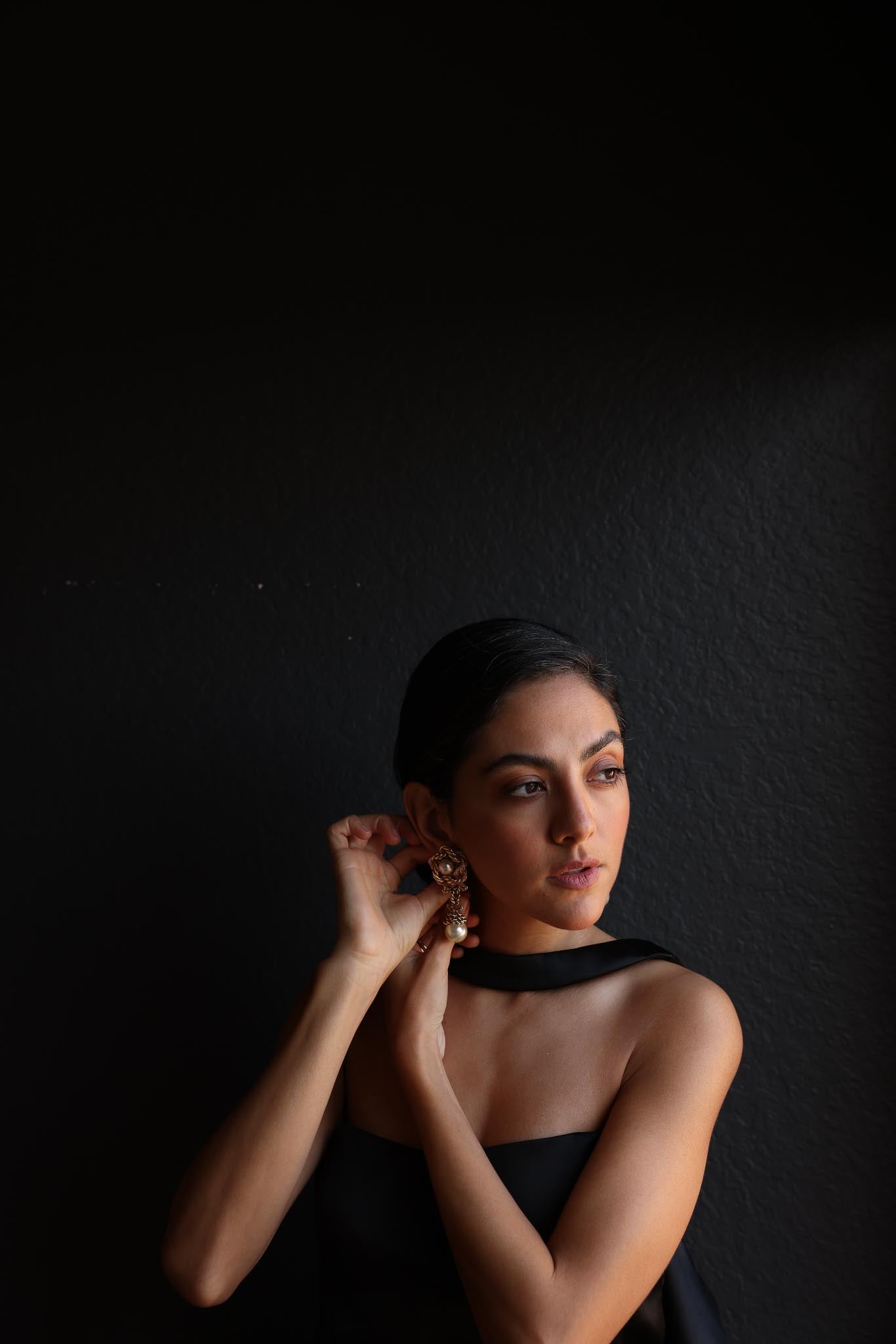 Baroque Elegance Pearl Drop Earrings|Vintage Baazaar 