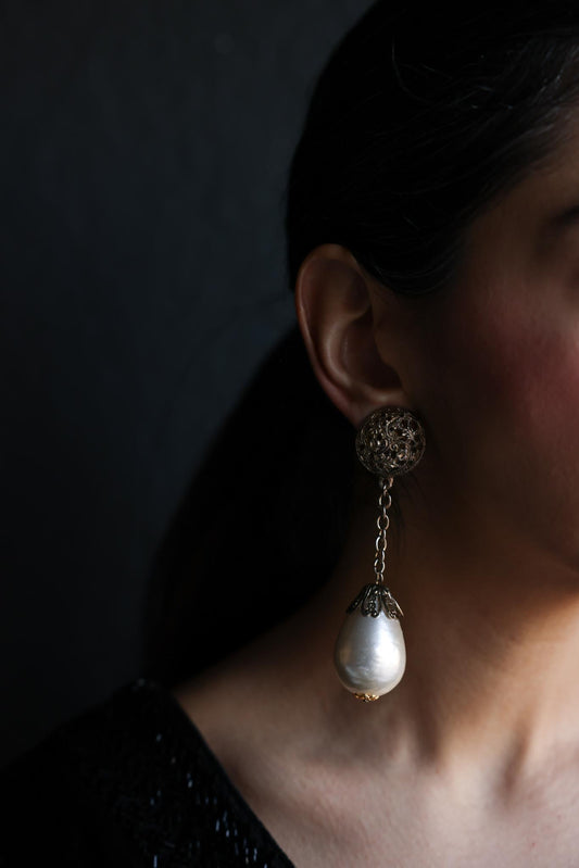 Baroque Pearl Drop Clip-On Earrings|Vintage Baazaar 