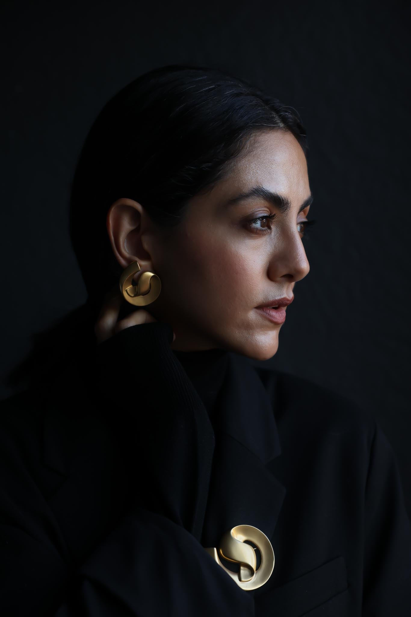 Curved Gold Wave Brooch & Earrings|Vintage Baazaar 