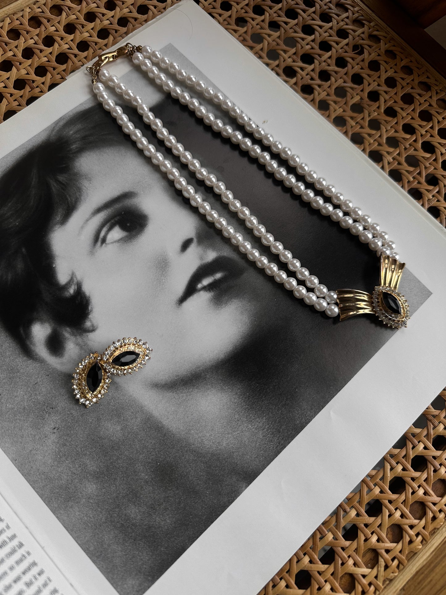 Golden Pearl Elegance Paraset necklace & Earrings|Vintage Baazaar 