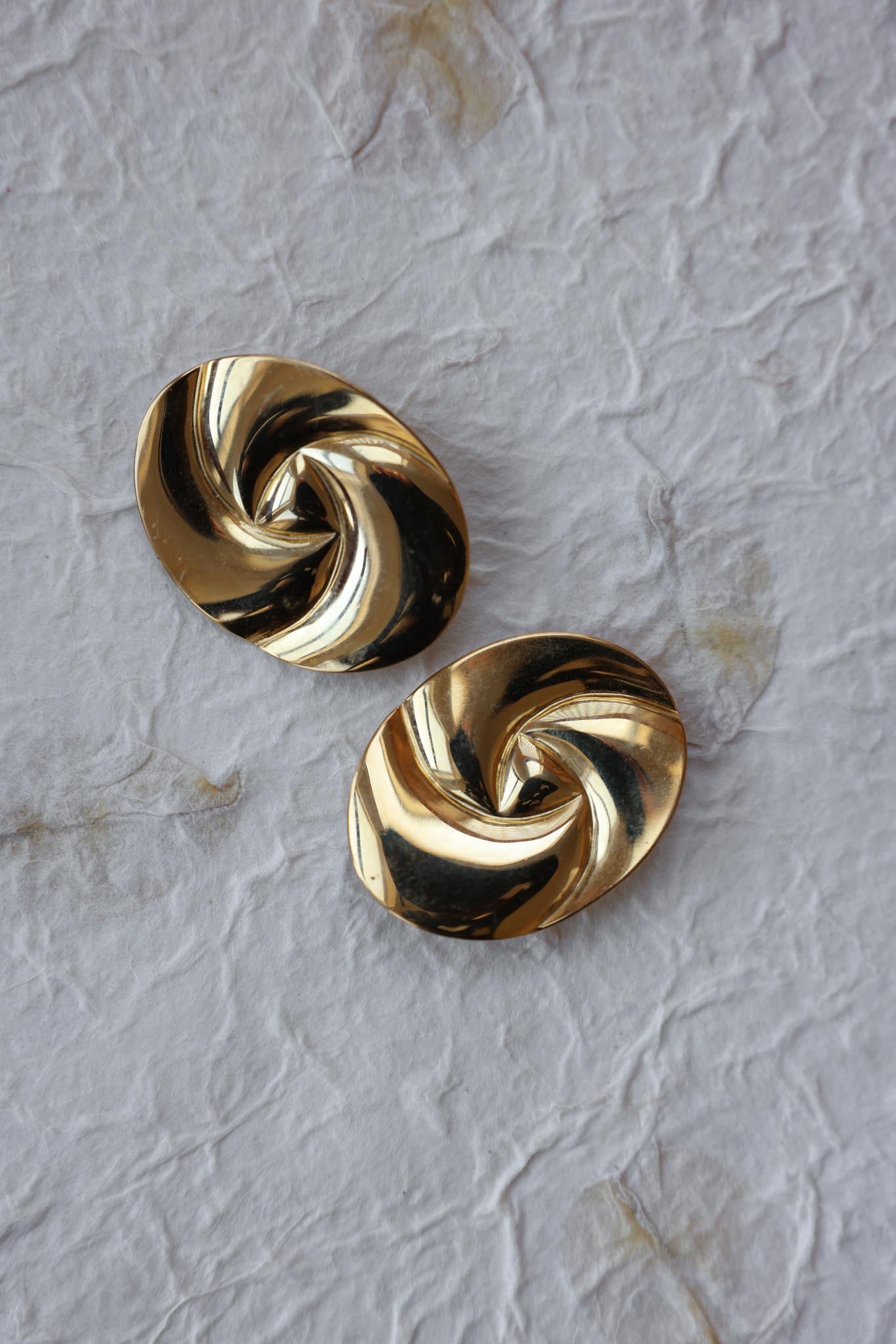 Golden Swirl Earrings|Vintage Baazaar 