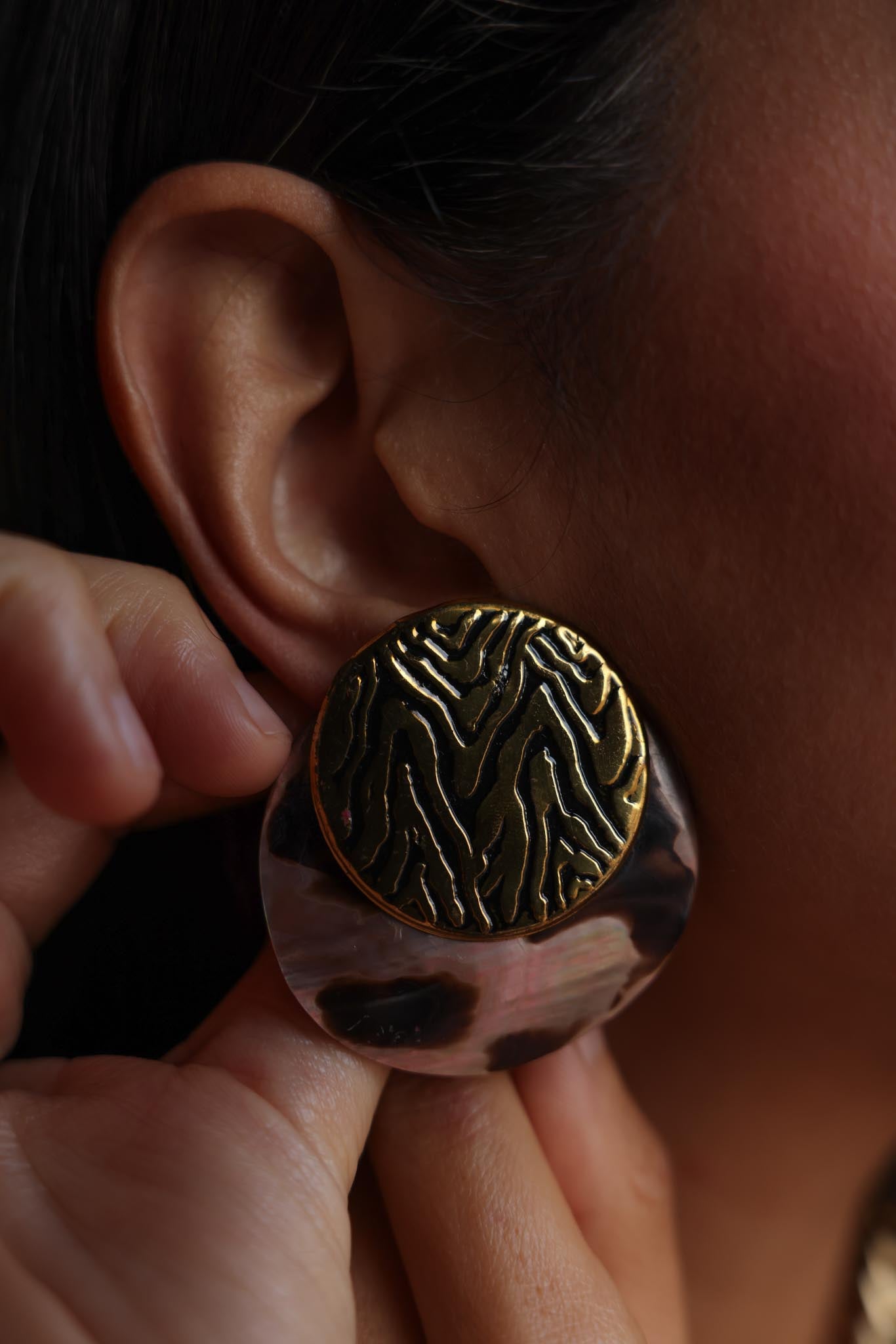 Golden Wave Mother-of-Pearl  Earrings|Vintage Baazaar 
