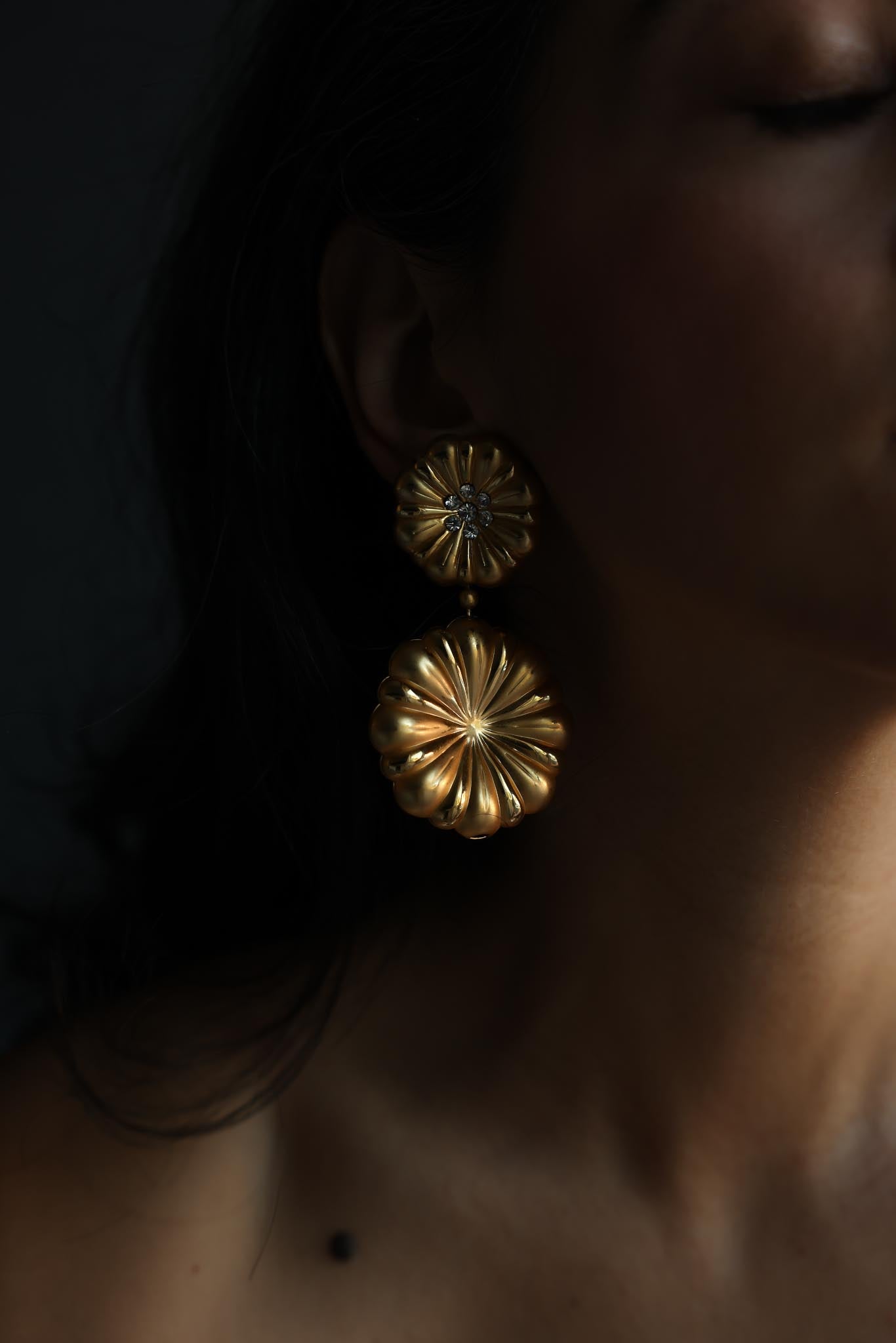 1980s Oversized Matte Gold Drop Clip-On Earrings