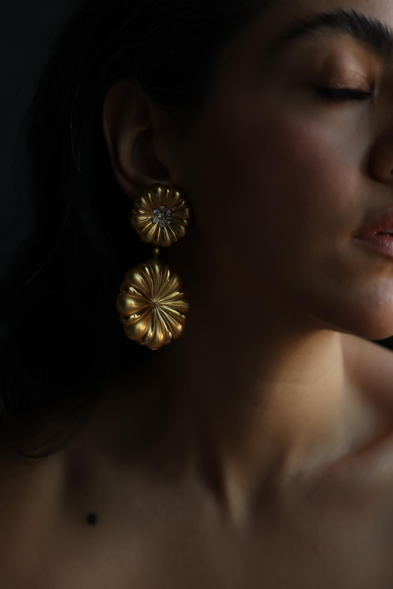 1980s Oversized Matte Gold Drop Clip-On Earrings