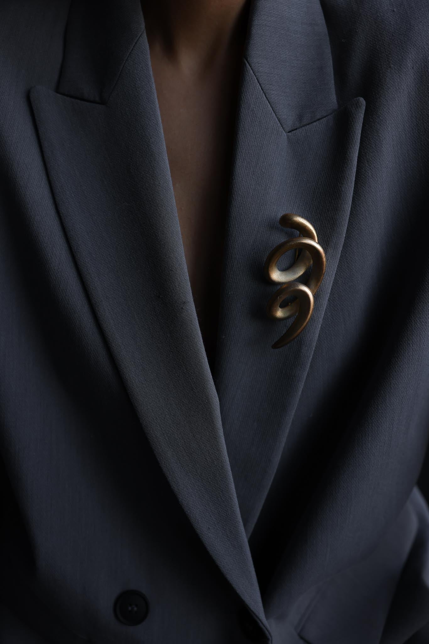 Gold tone Brooch|Vintage Baazaar 