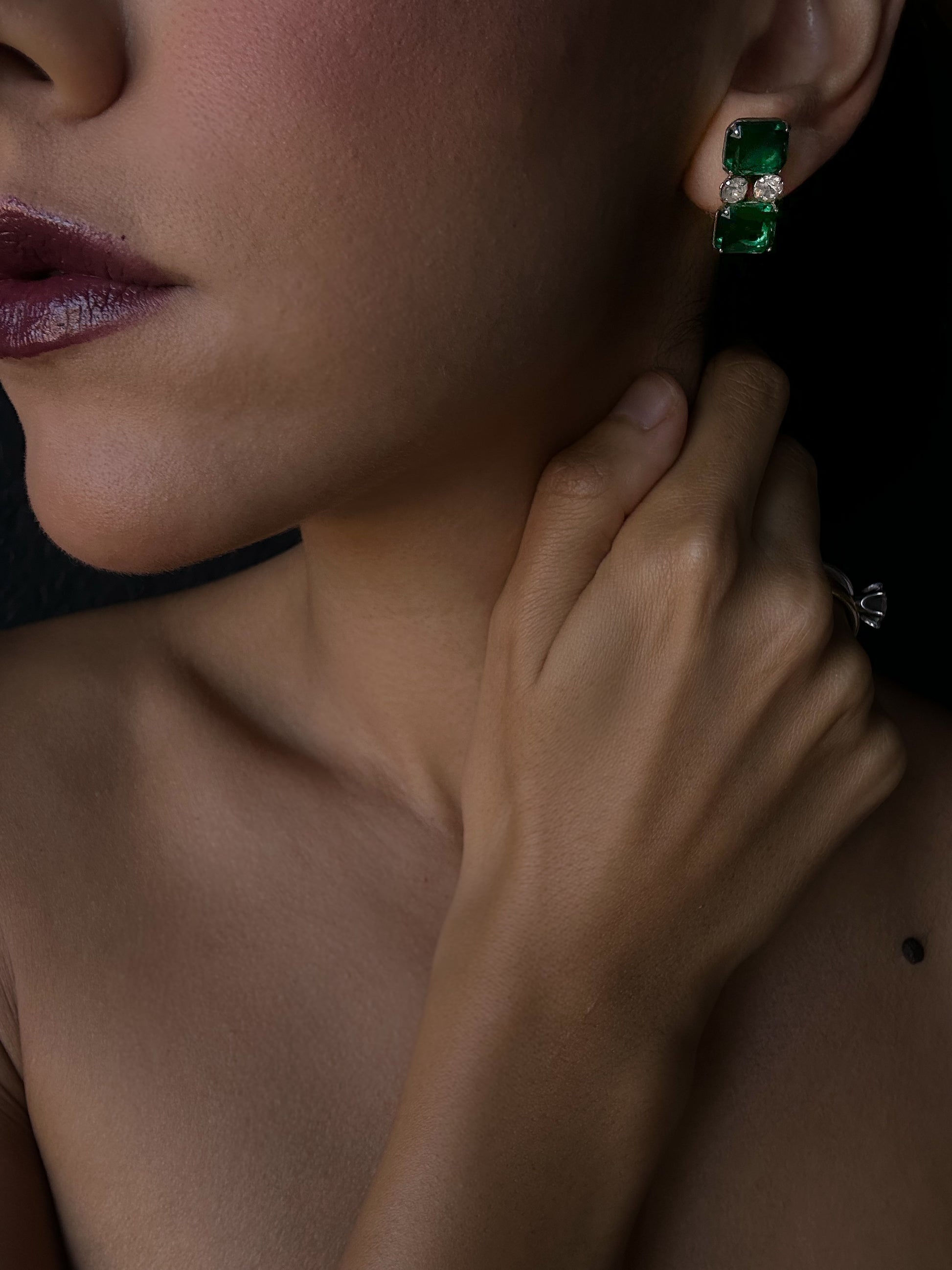 Emerald Splendor Screwback Earrings|Vintage Baazaar 