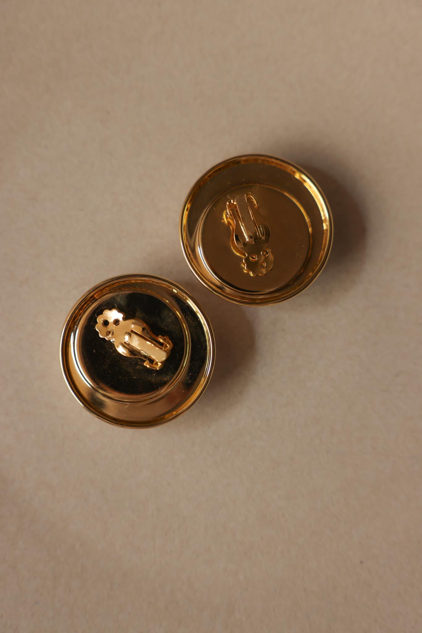 Gold Tone Light Purple Cabochon Clip-On Earrings