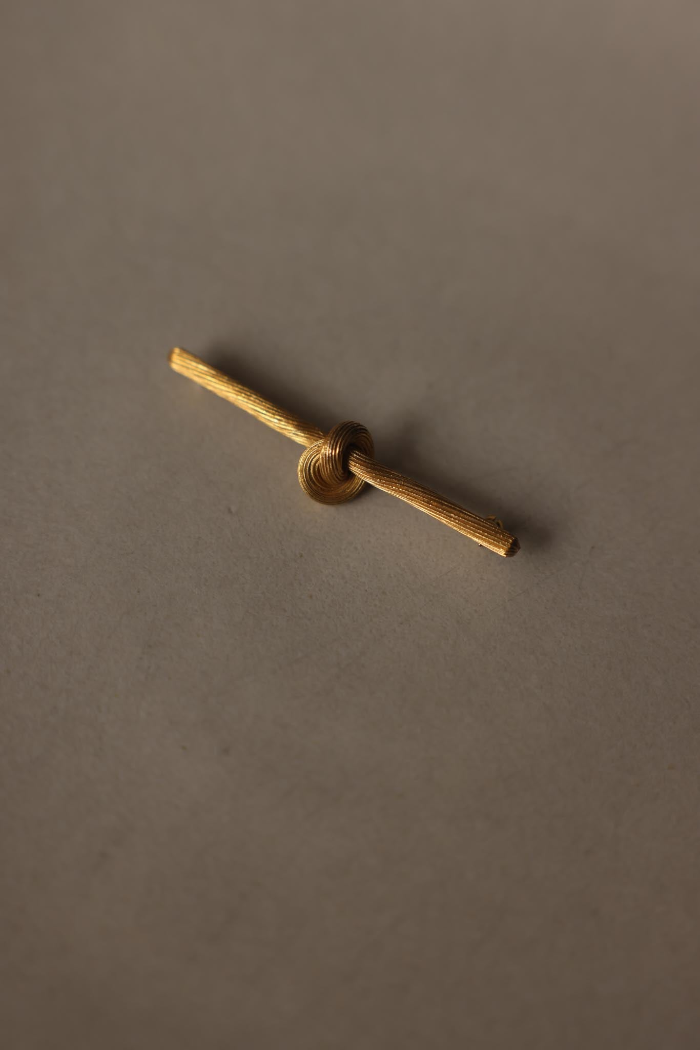 Trifari Gold Tonę Knot Bar Brooch
