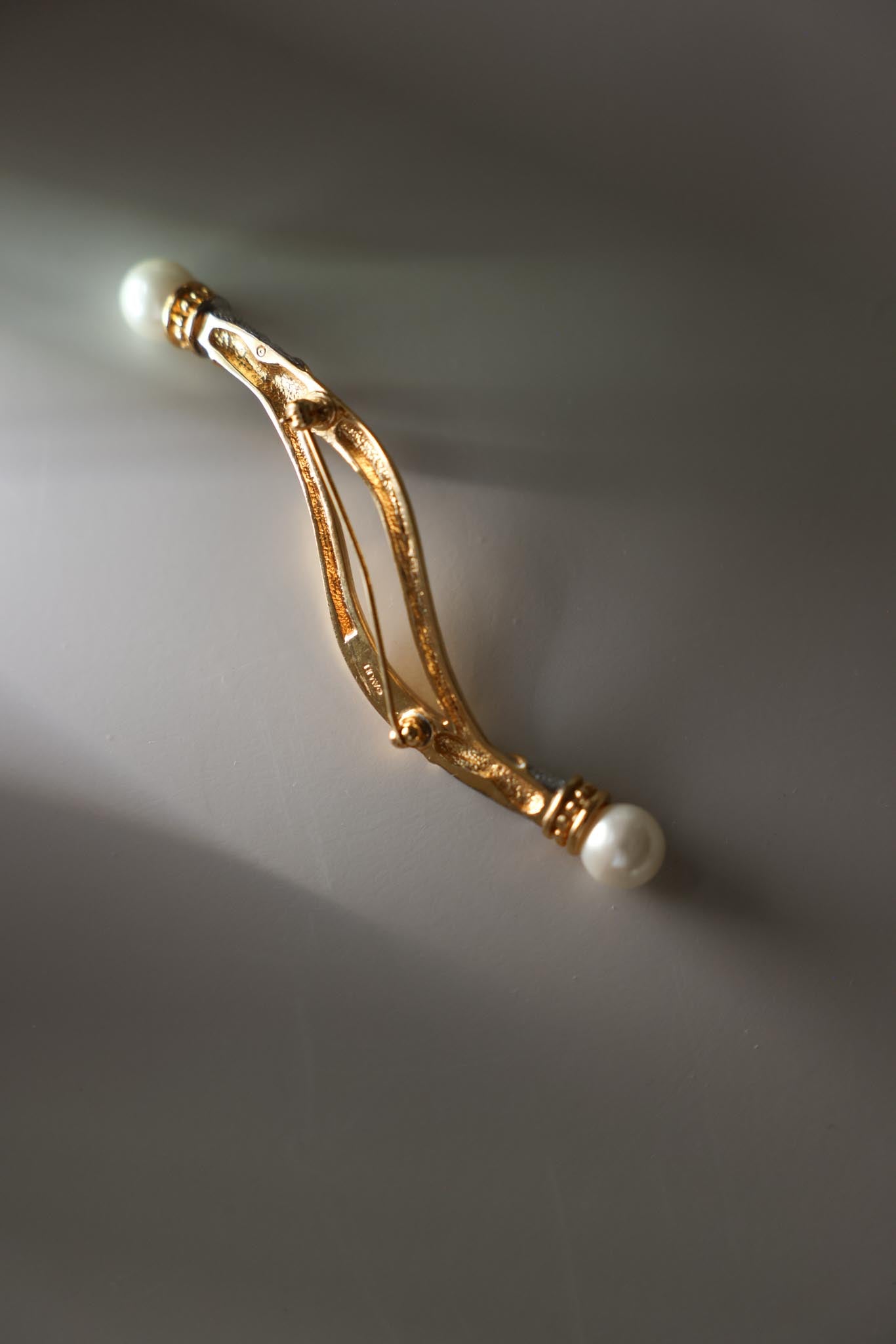 Gold Tone Faux Pearl And Rhinestone Brooch