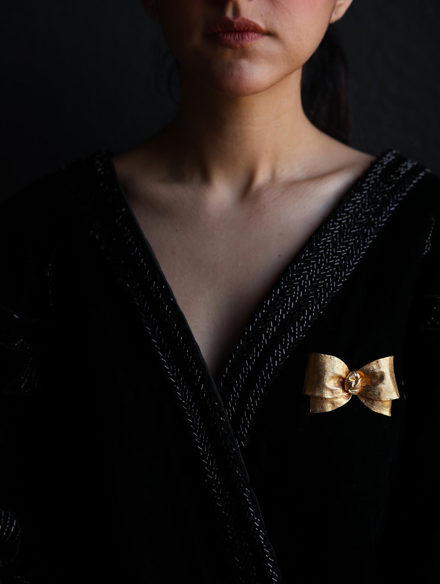 Gold-Toned Bow Brooch|Vintage Baazaar 