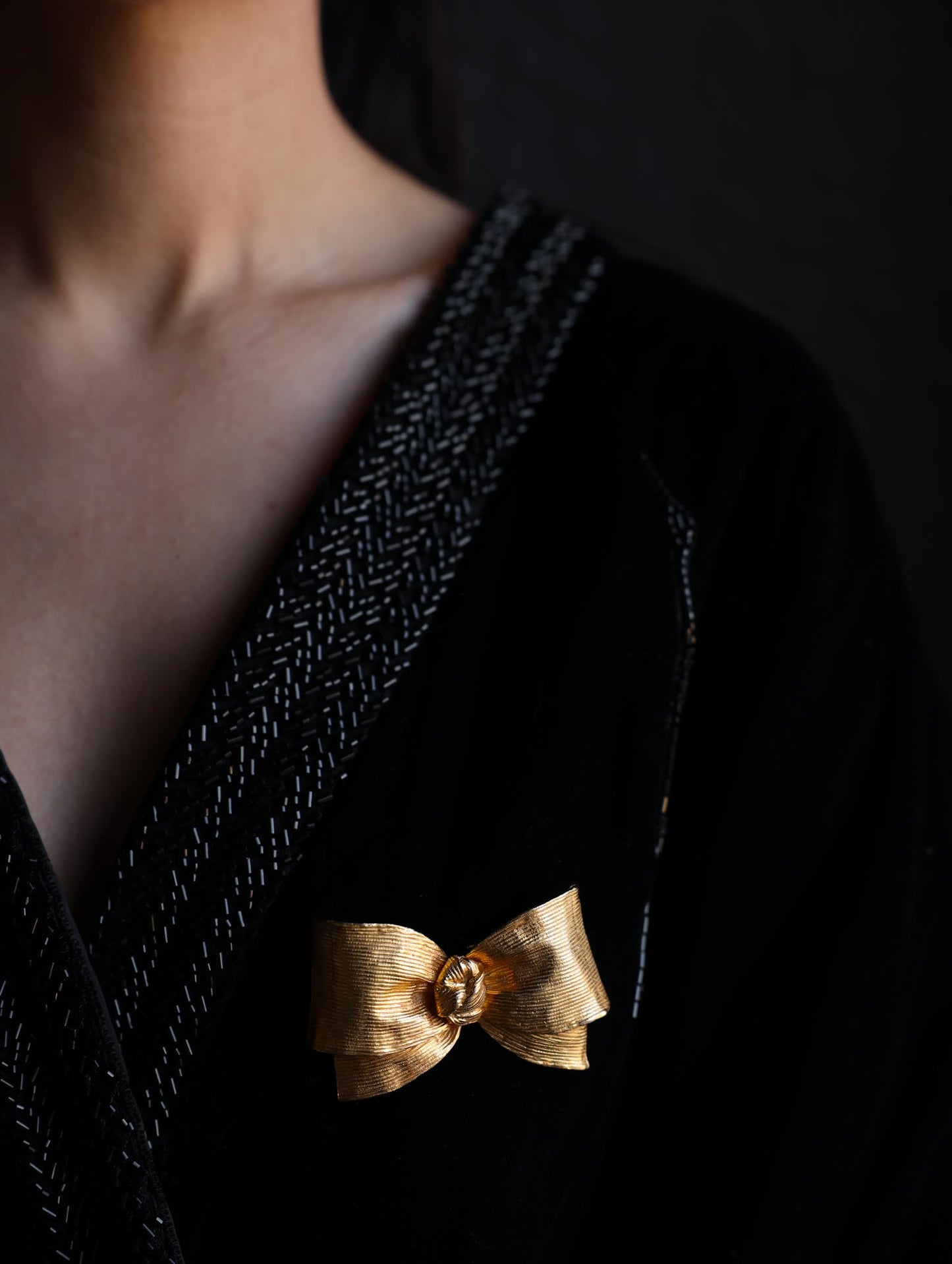 Gold-Toned Bow Brooch|Vintage Baazaar 